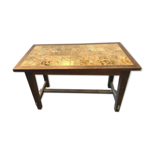 Table à entretoise et