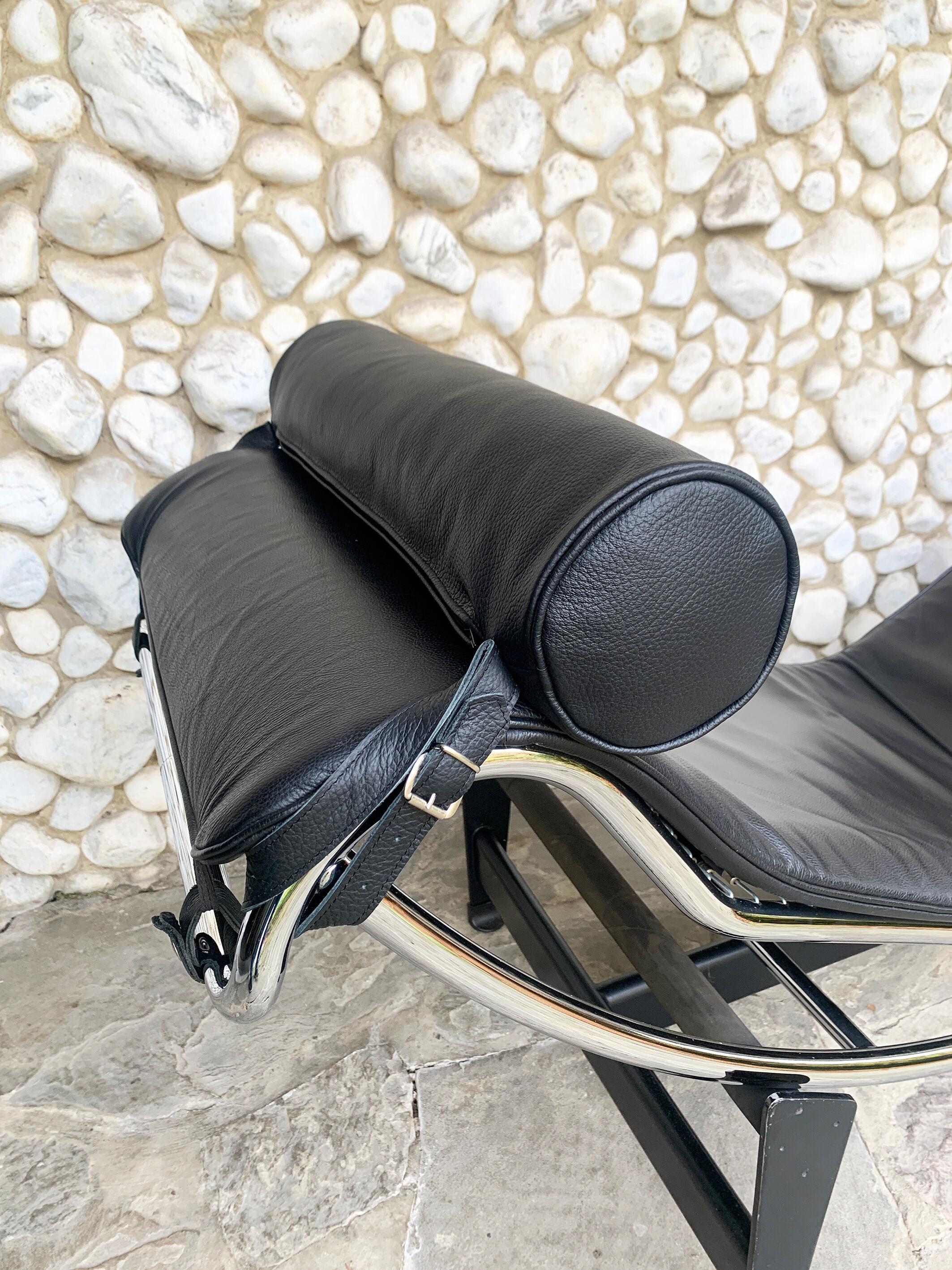 Chaise longue LC4 Cassina Vintage, Charlotte Perriand, Le Corbusier et Pierre Jeanneret années 1960