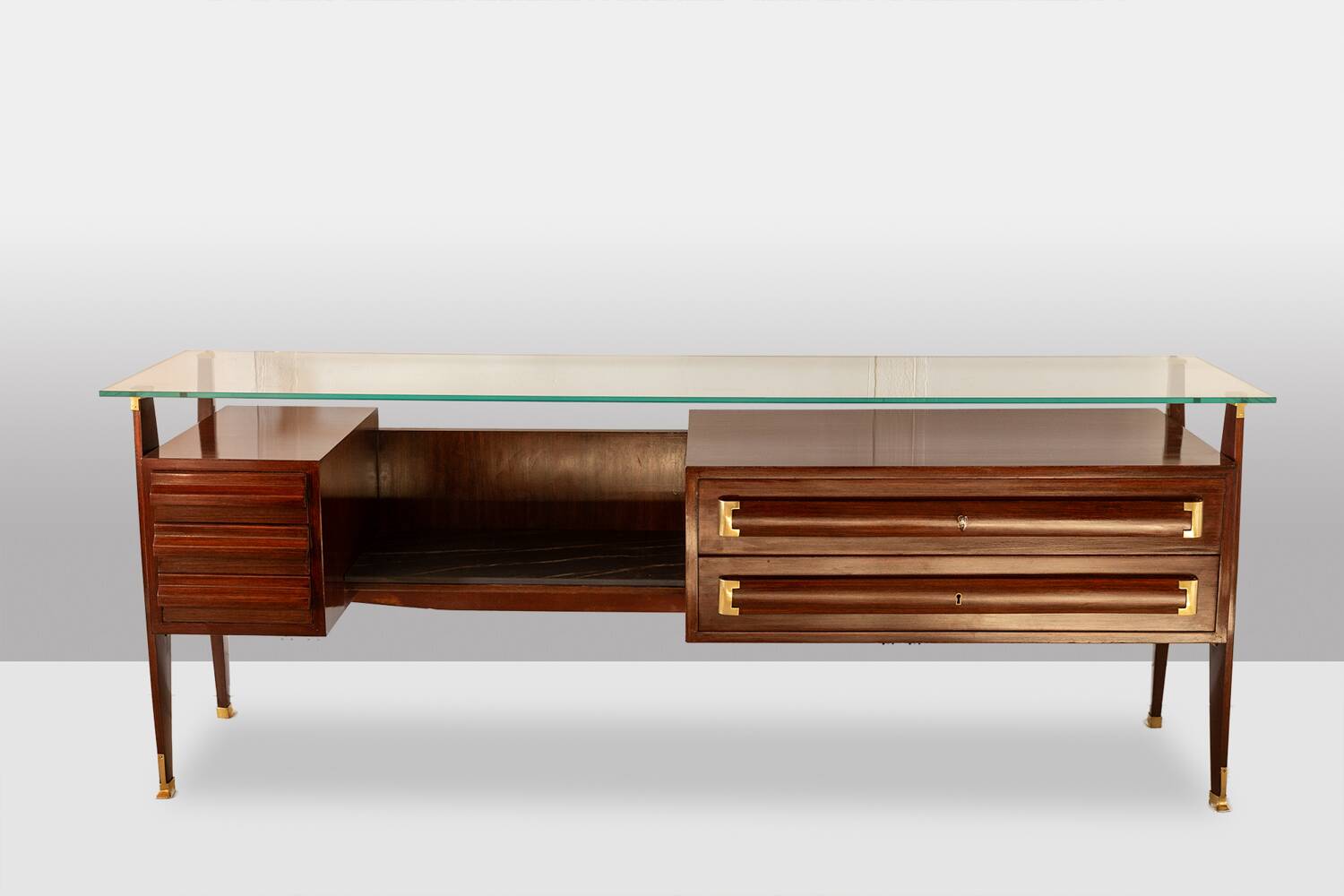 Commode or sideboard in rosewood. Italian work from the 1960s.