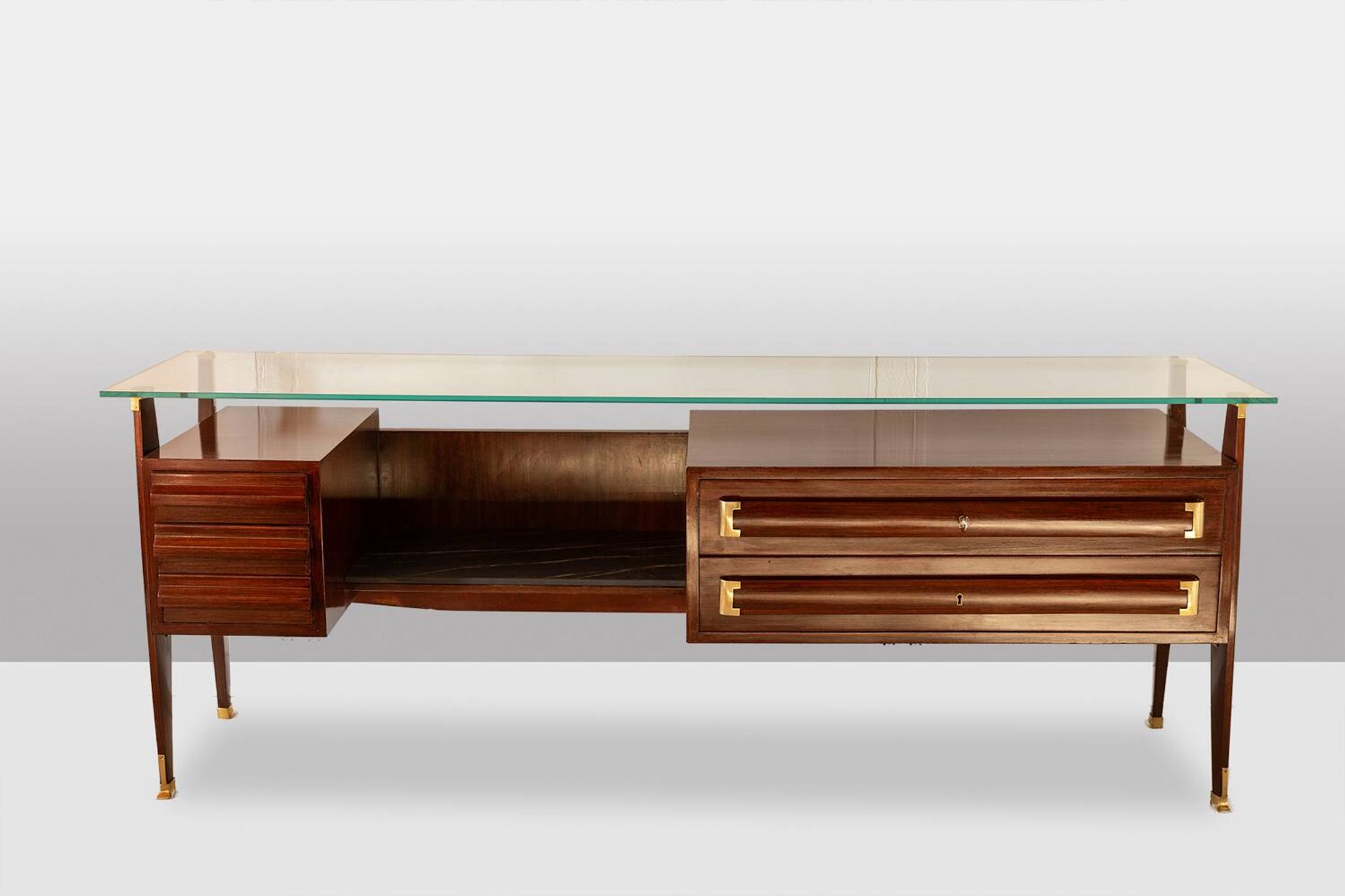 Commode or sideboard in rosewood. Italian work from the 1960s.