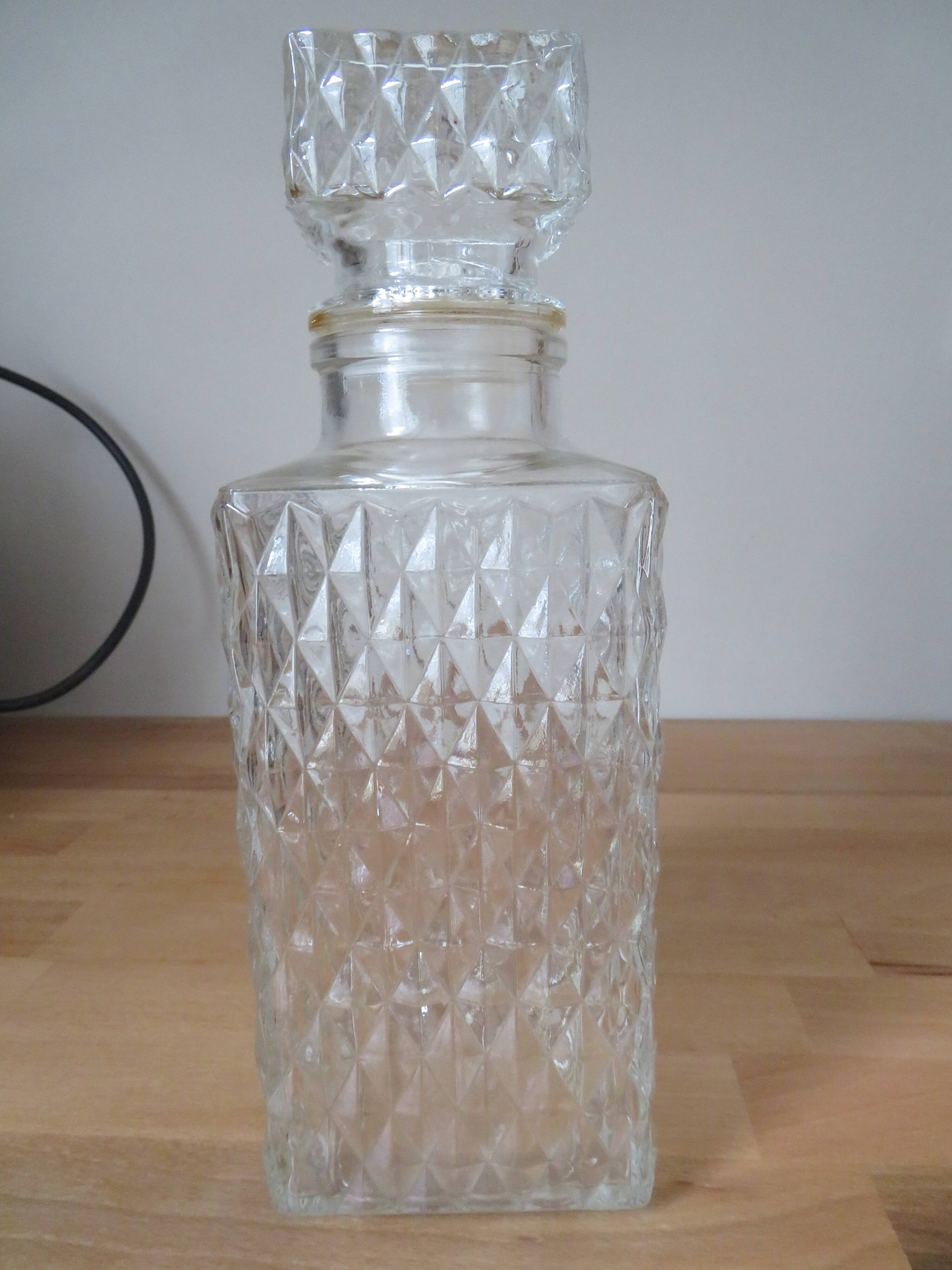 Whiskey decanter