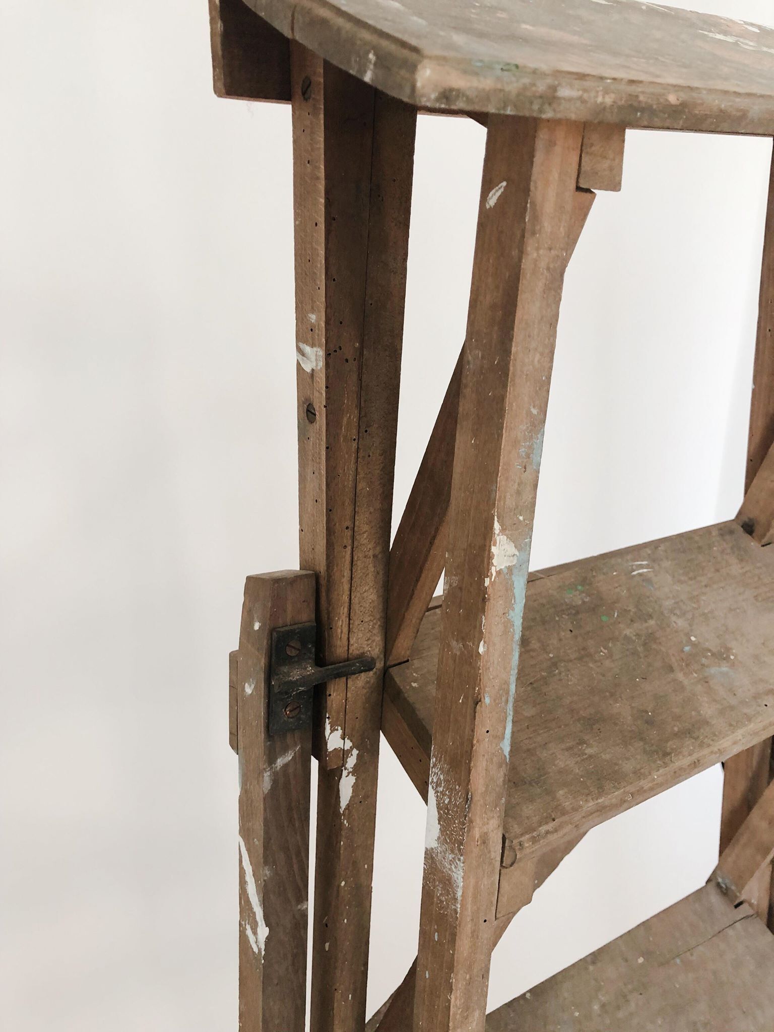 Wooden painter's stepladder