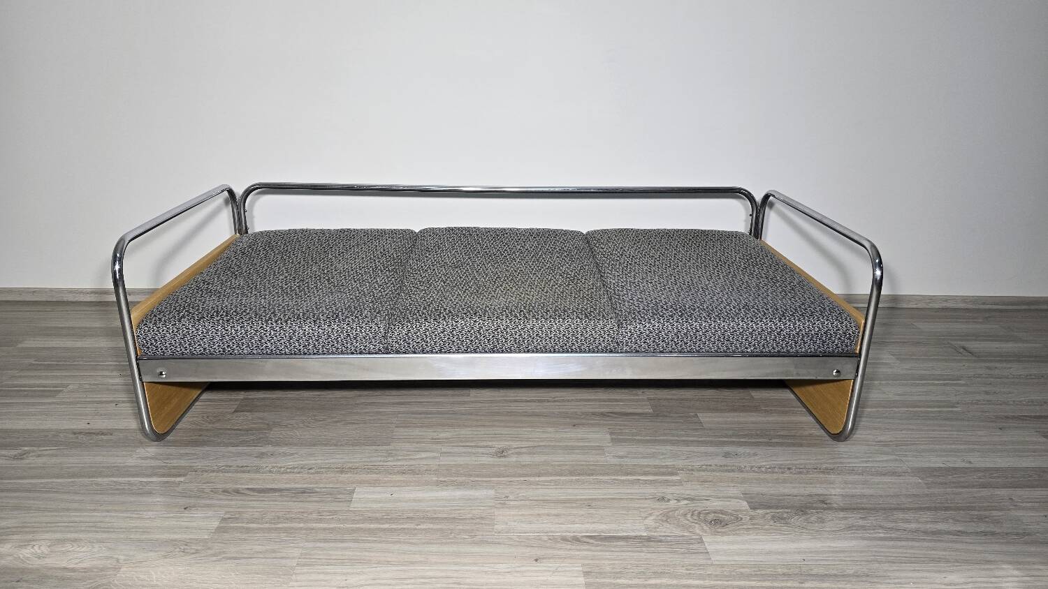 Bauhaus Chrome Sofa by Robert Slezak for Slezak Factories, 1930s