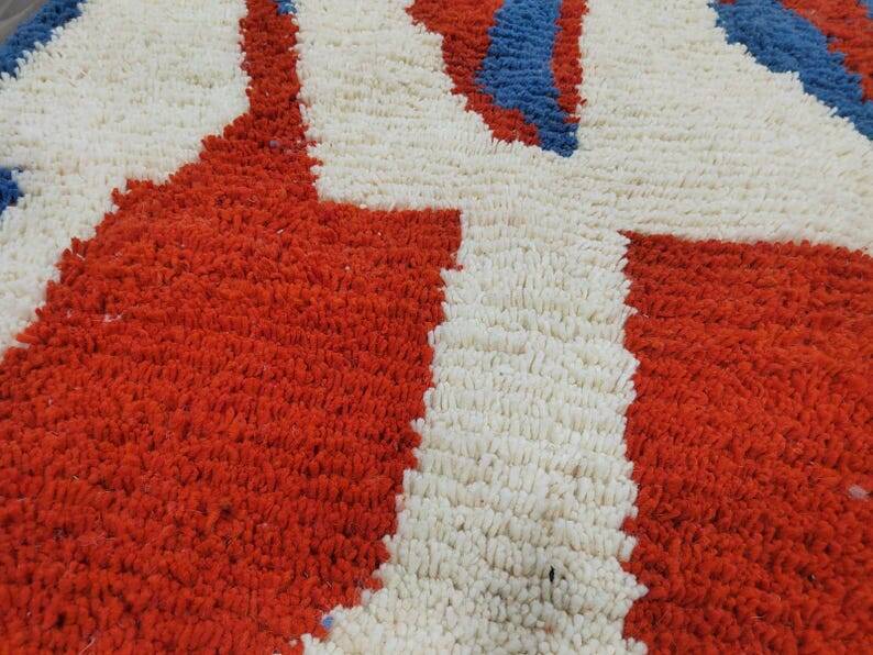 Off-white Moroccan rug with colorful patterns, 200cm x 300cm