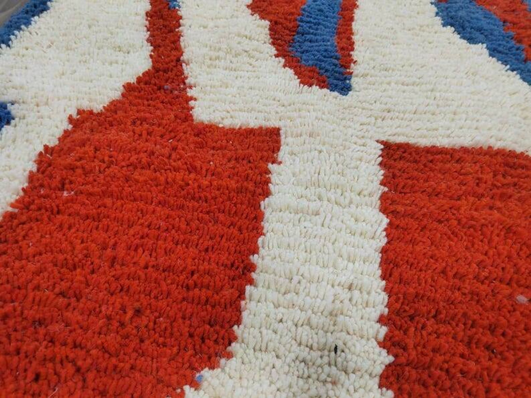 Off-white Moroccan rug with colorful patterns, 200cm x 300cm