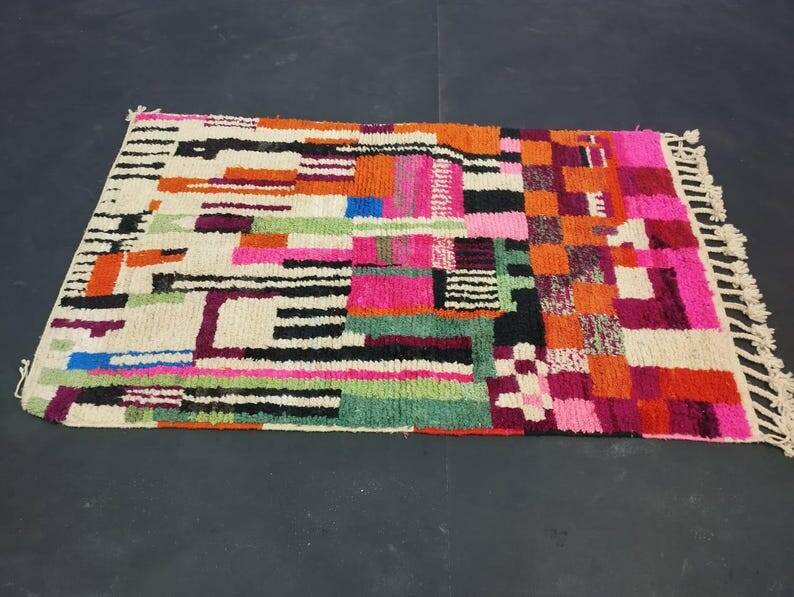 Berber Moroccan rug decorated 250cm x 150cm