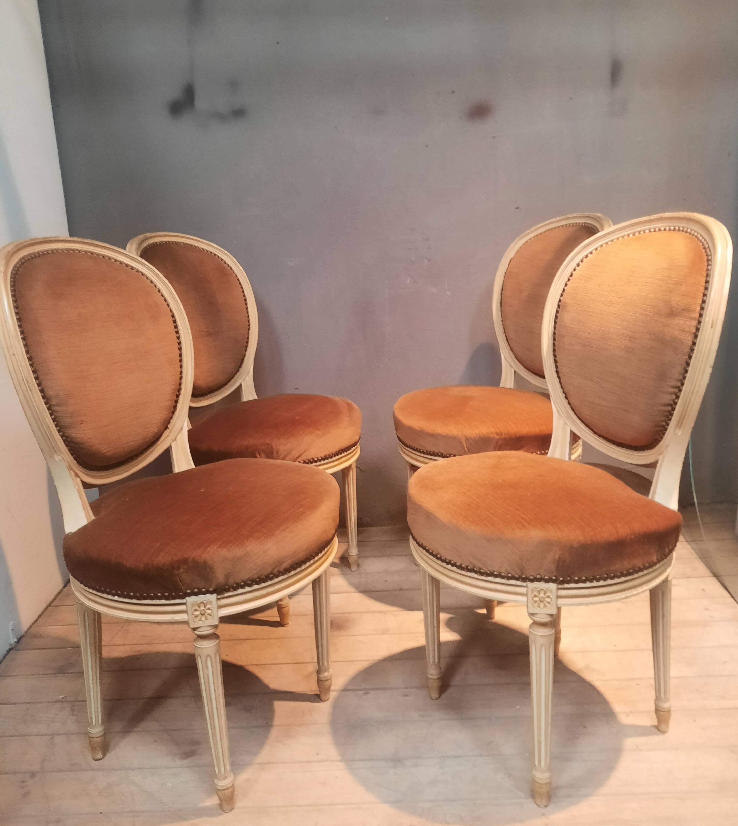Set of 4 Louis XVI style medallion chairs
