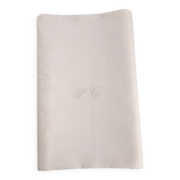 Grande nappe damassée marbrée 2m x 2m80 monogrammée SC