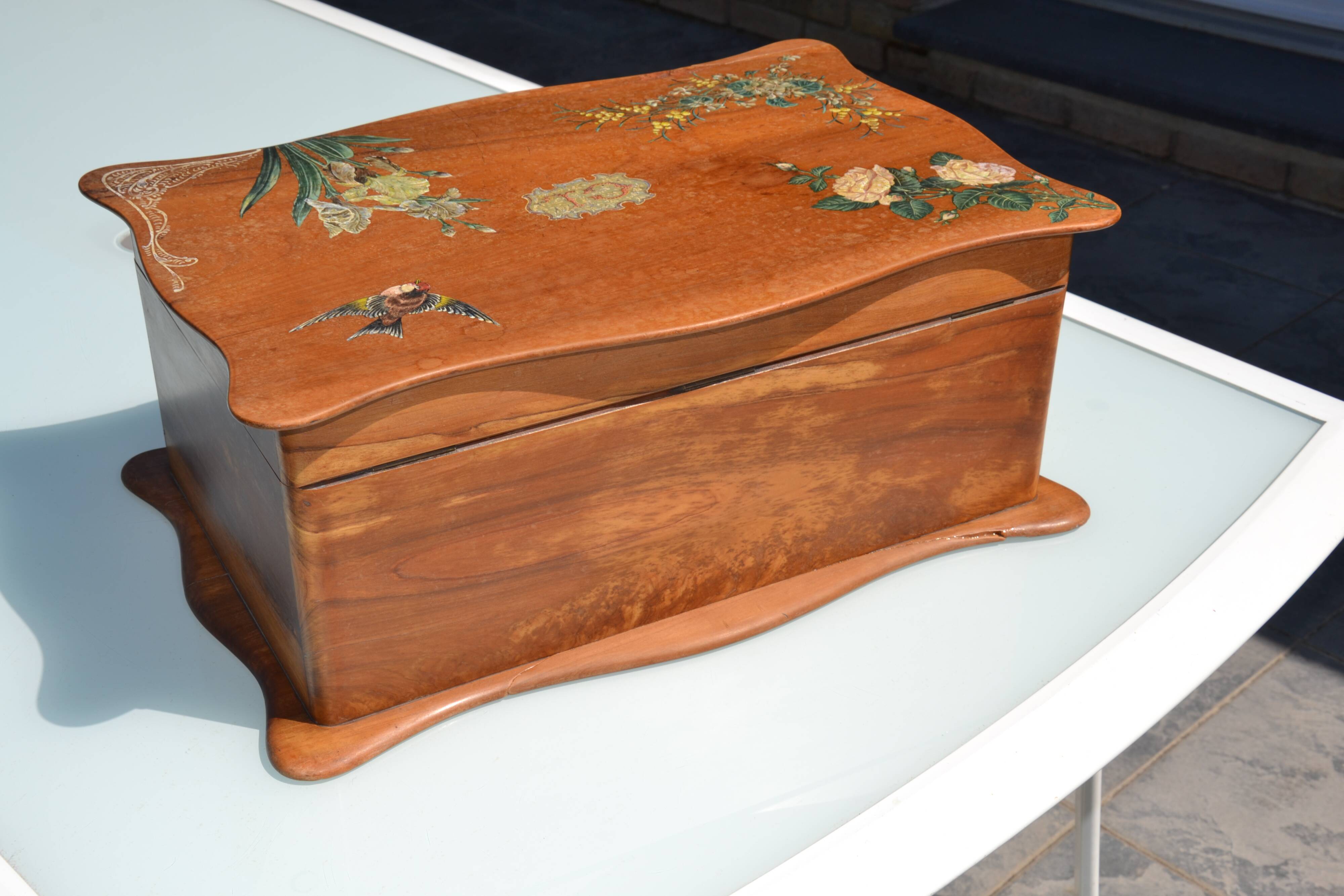 Ancien coffret peint/boîte à ouvrages/bijoux monogrammé CL