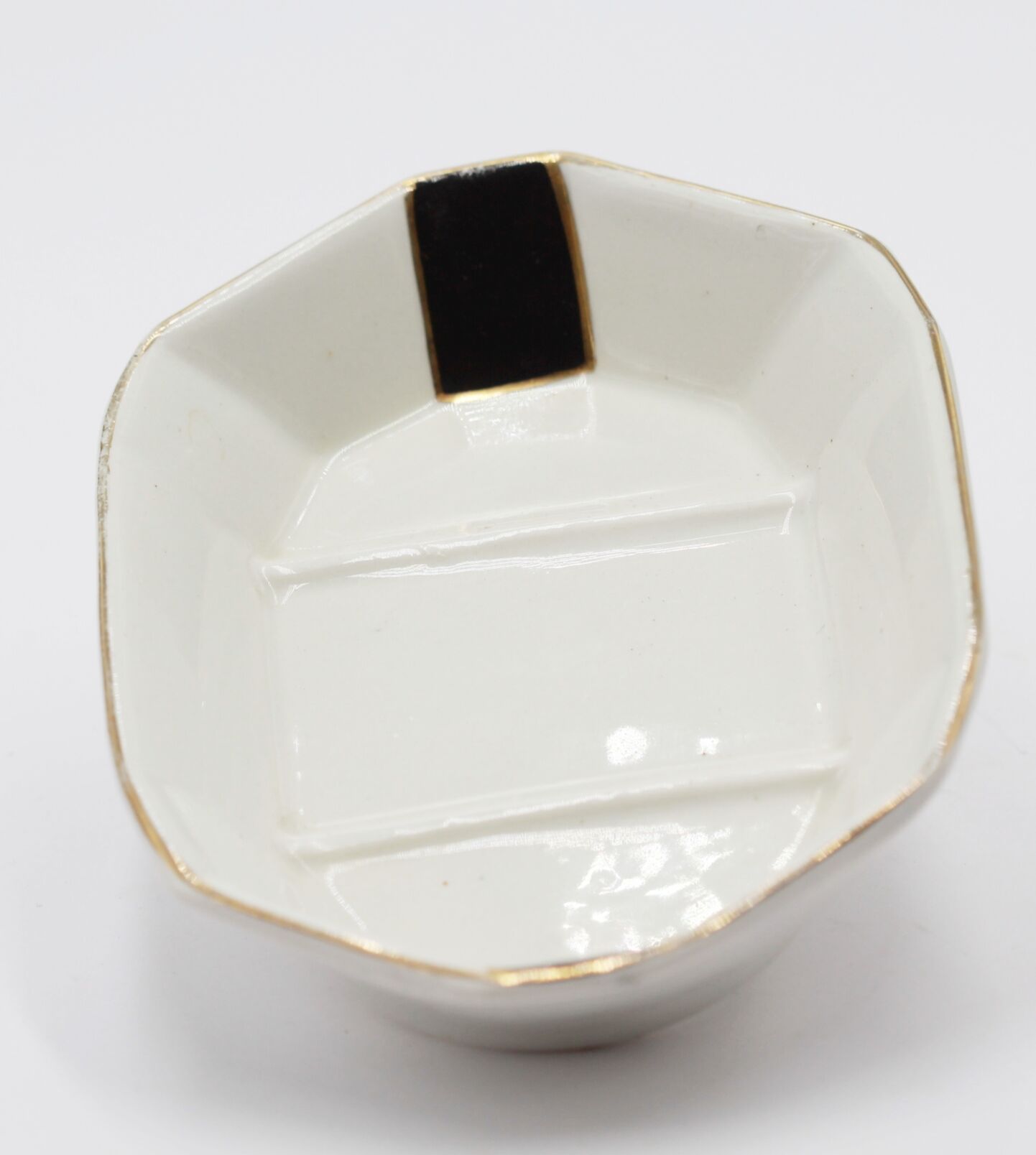 Soap holder in onnaing earthenware