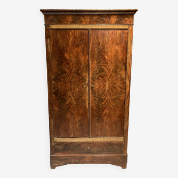 Armoire en bois d'acajou