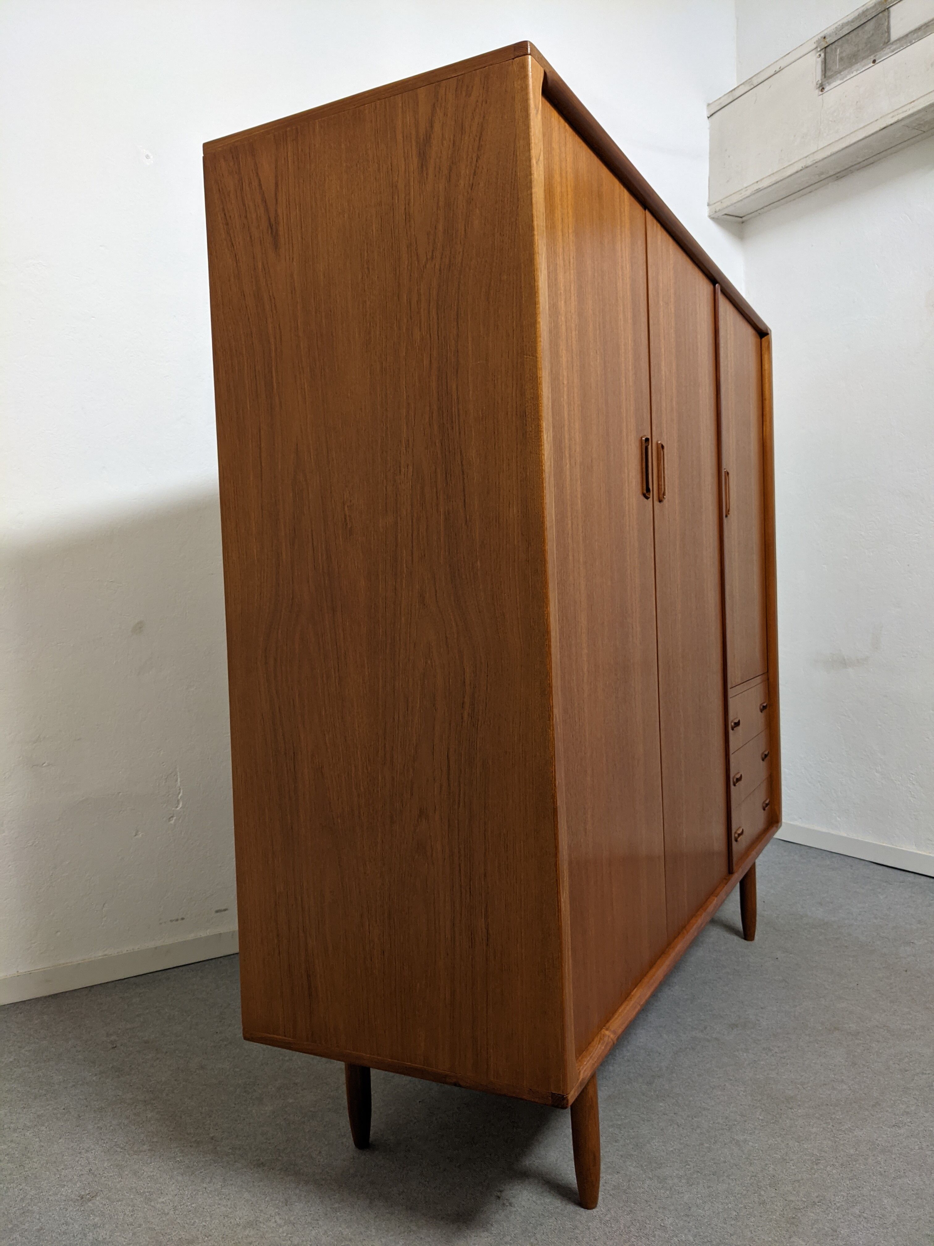 Danish teak wardrobe from the 50s/60s