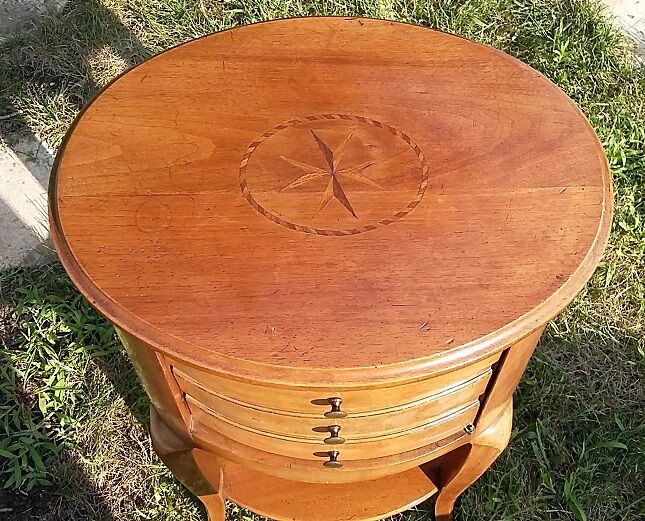 Ancienne table de chevet style Louis Philippe époque XXème marqueté