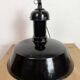 Lampe suspendue Bauhaus en émail noir industriel, années 1930