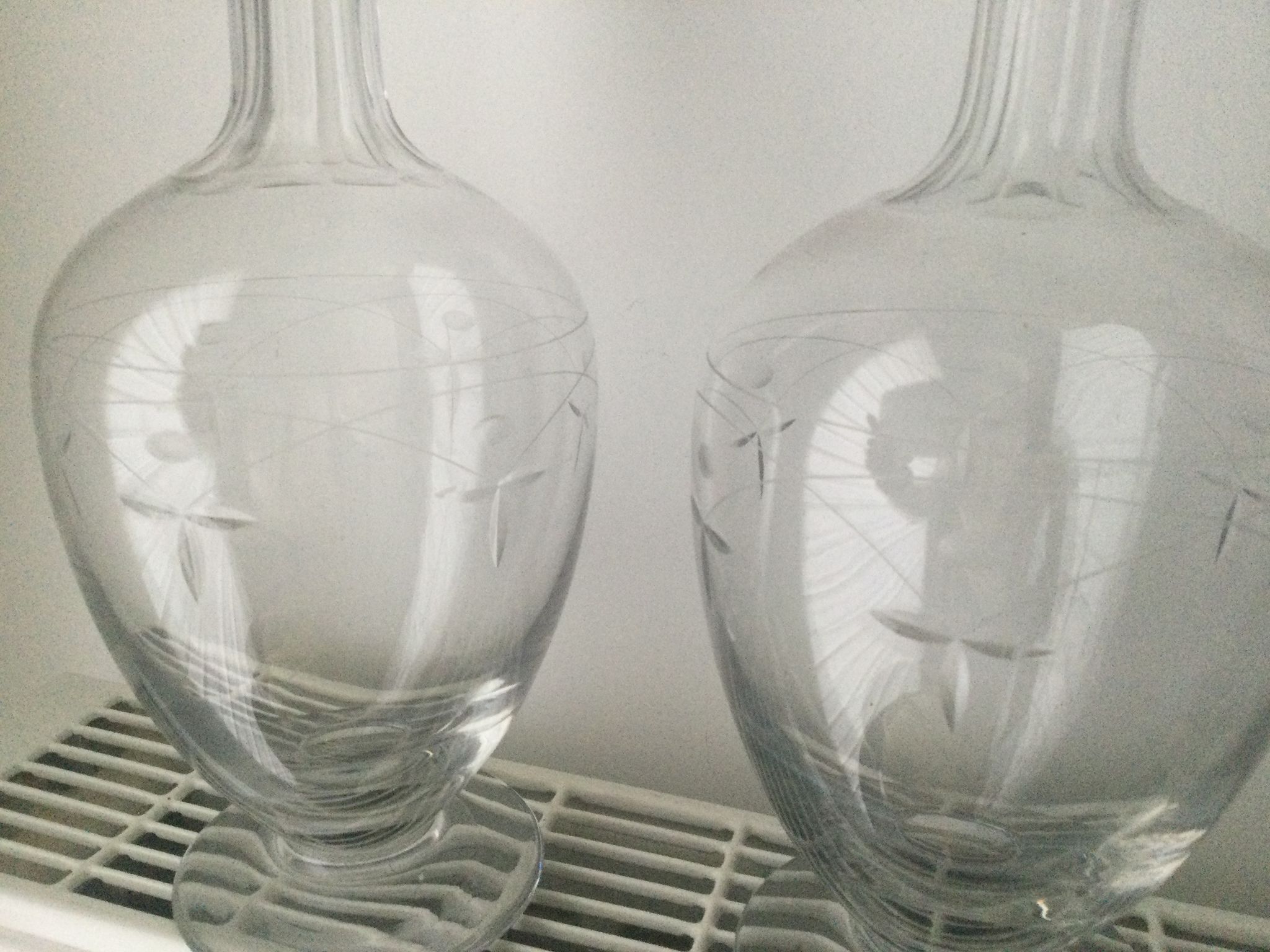Paire de carafes en cristal vintage