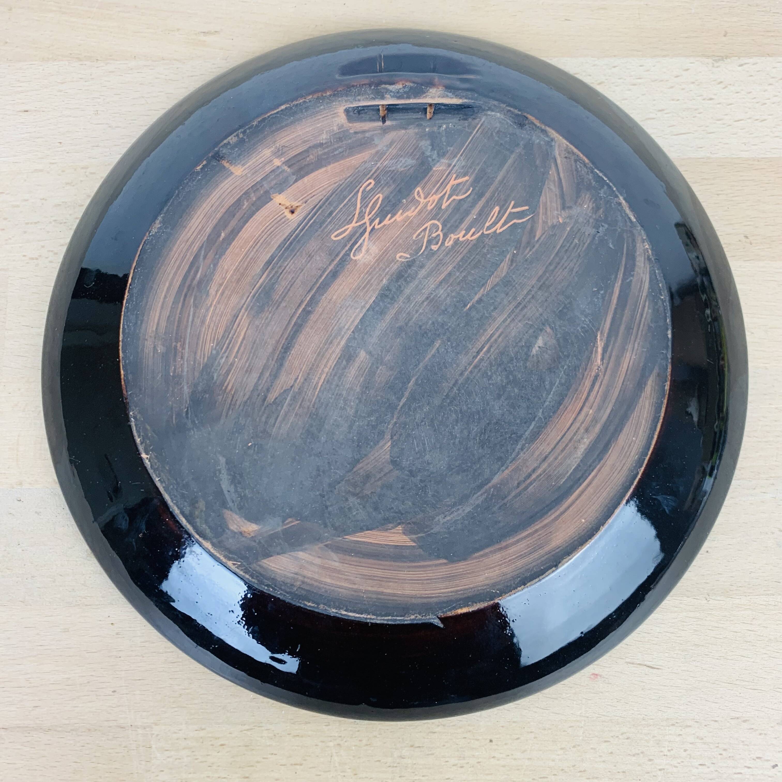 Ceramic dish/plate signed Lucien Guidot