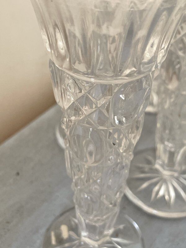 Chiseled glass flutes