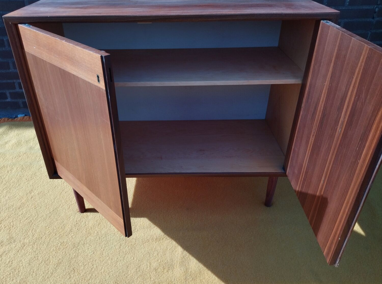 Vintage chest of drawers swing doors