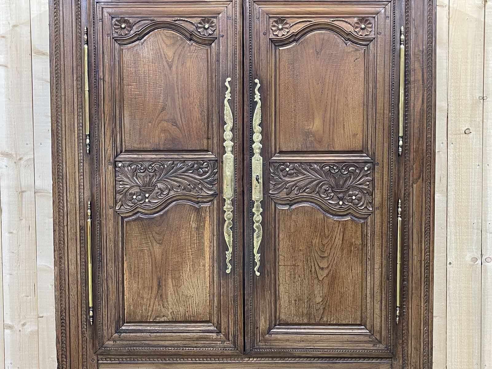 Armoire bretonne de mariage XIXème en châtaignier Selency