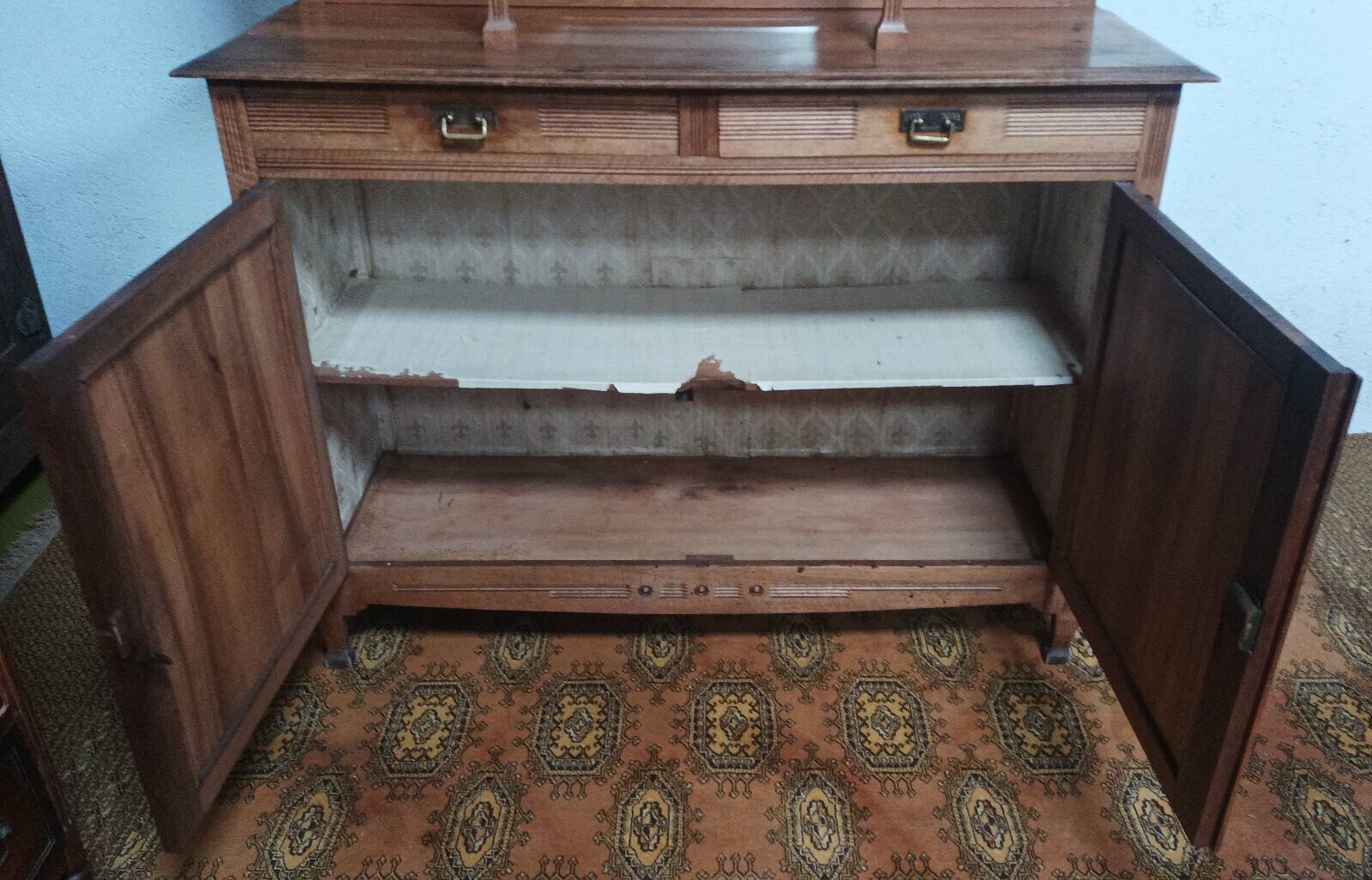 Art Nouveau Art Deco buffet in blonde walnut