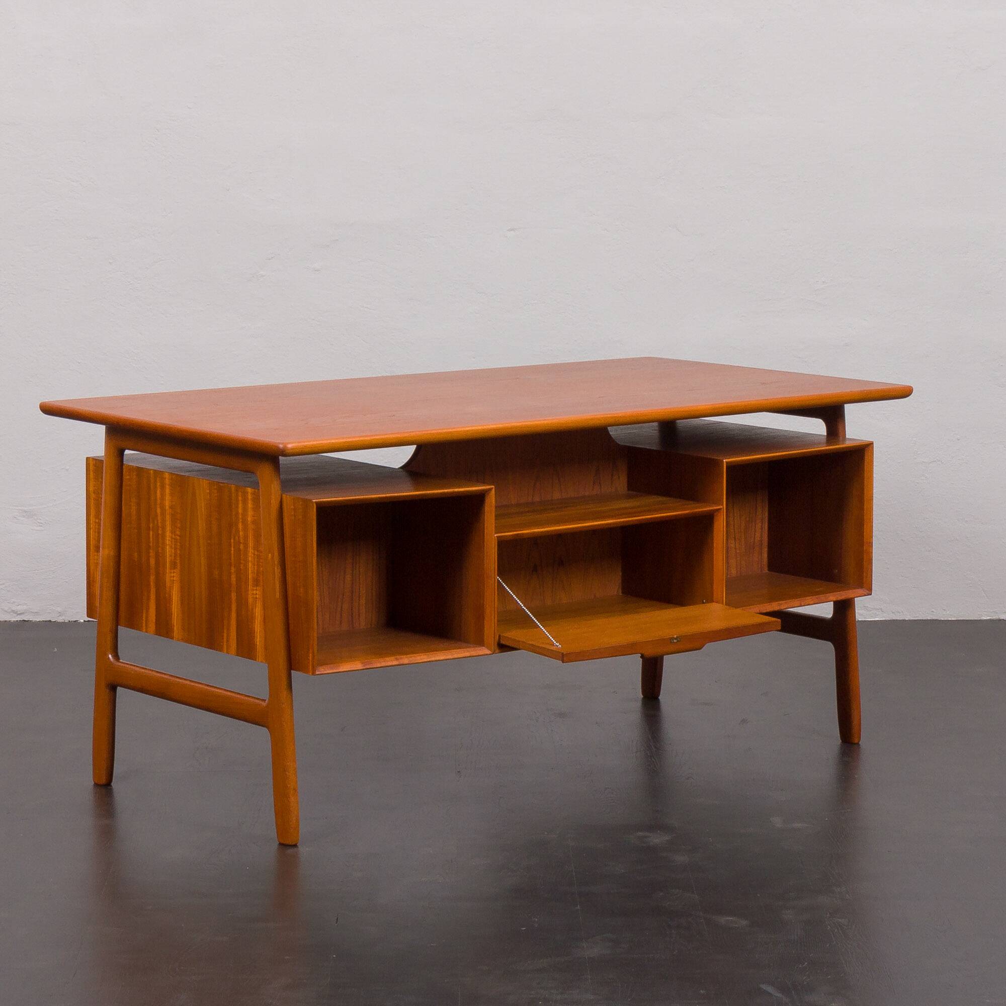 Freestanding teak desk, model 75 Gunni Omann for Omann Jun's Møbelfabrik