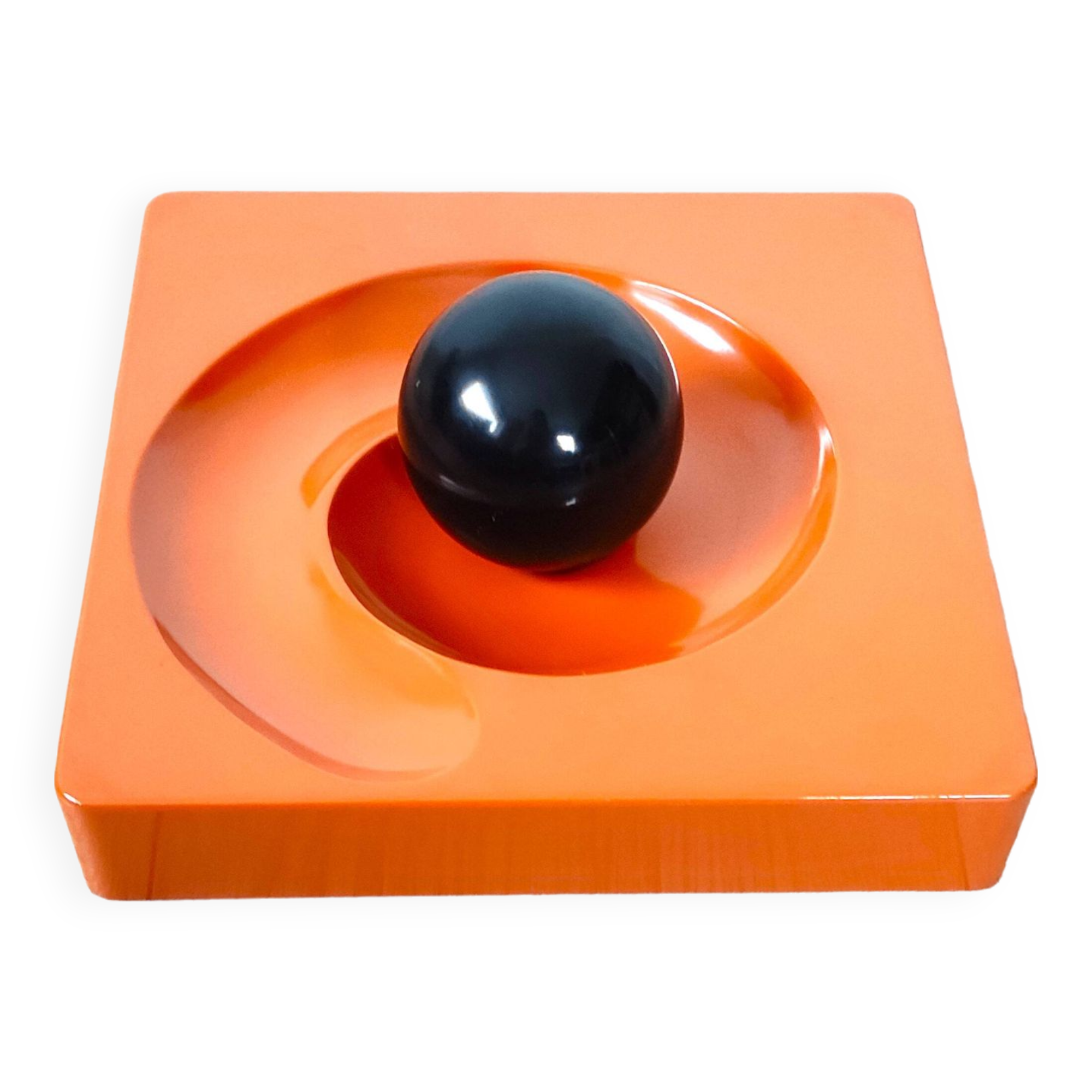 Vintage space age design ashtray by Eleonore Peduzzi Riva - Artemide