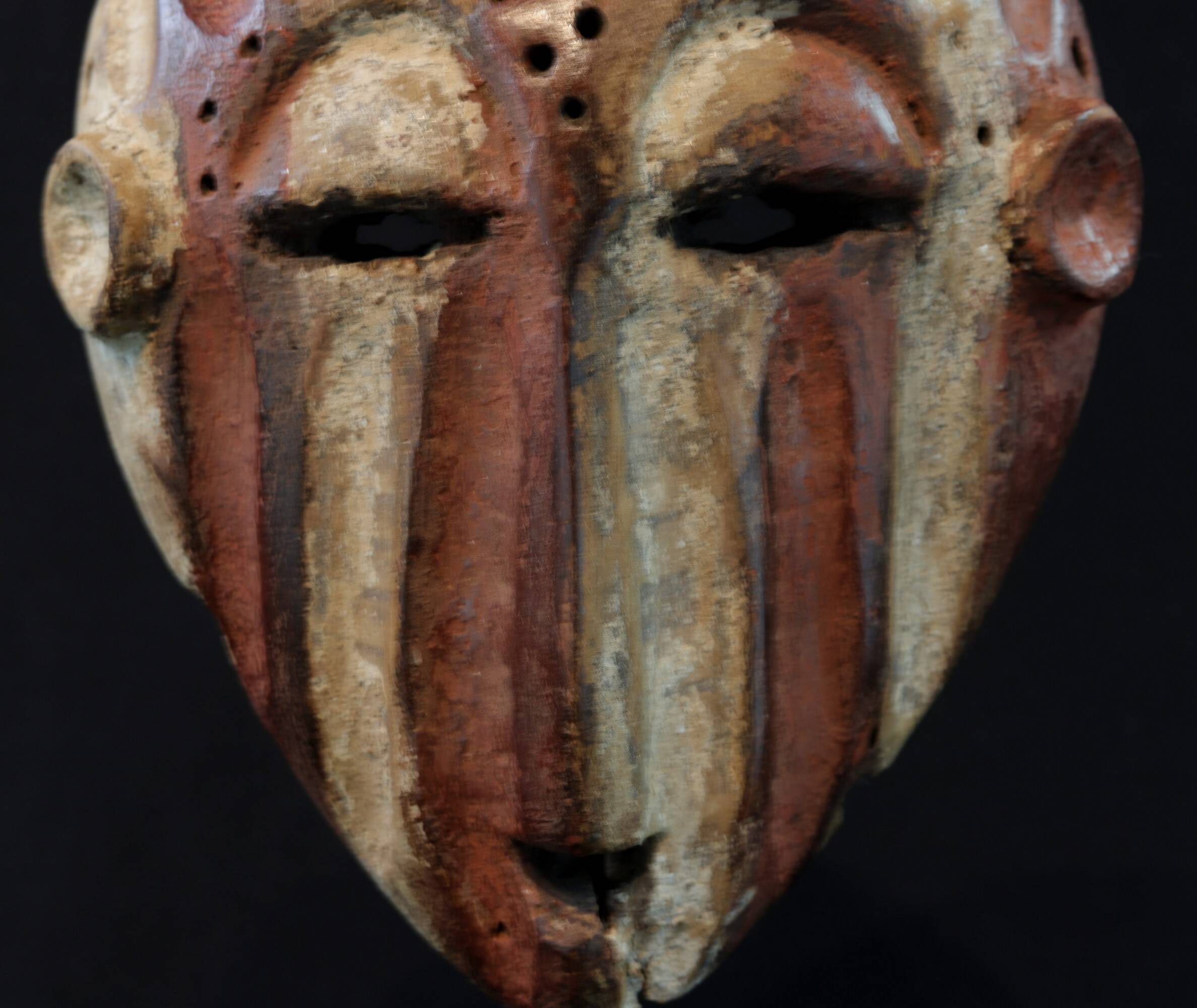 African Tribal Art - Kela Yela Mask DRC - 24.5 Cms