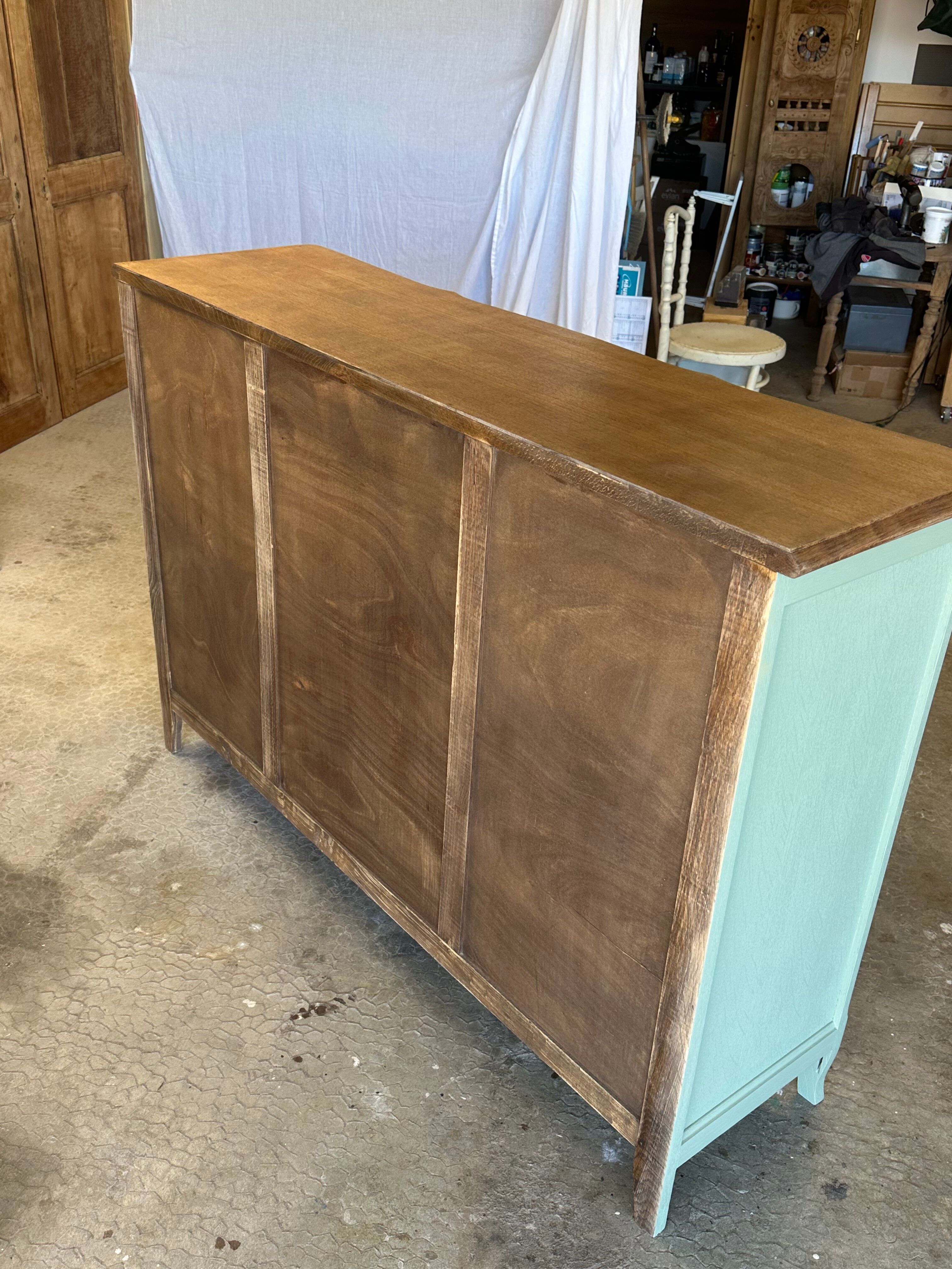 Buffet vintage en bois et vert sauge