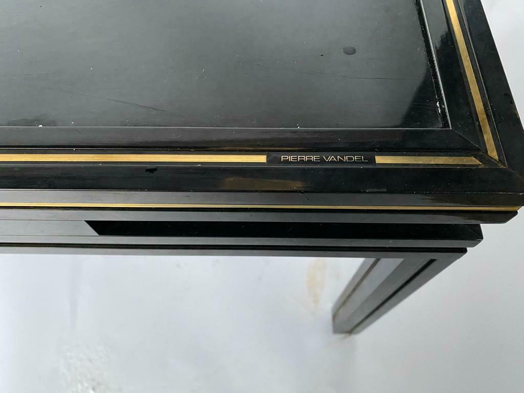 Coffee table laque Pierre Vandel 1980 metal black glass smokes