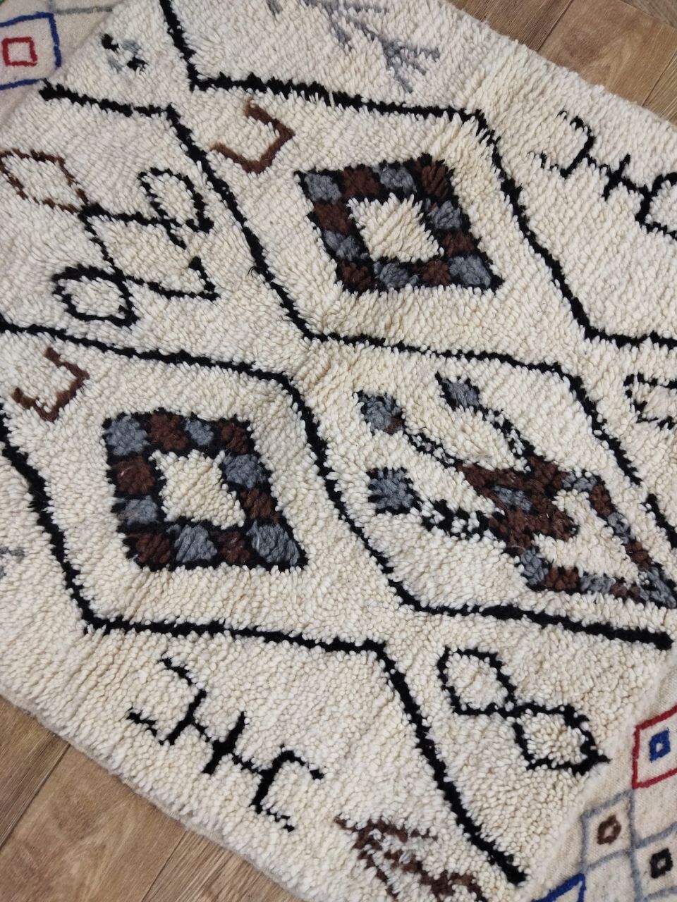 Moroccan berber carpet 141x108cm