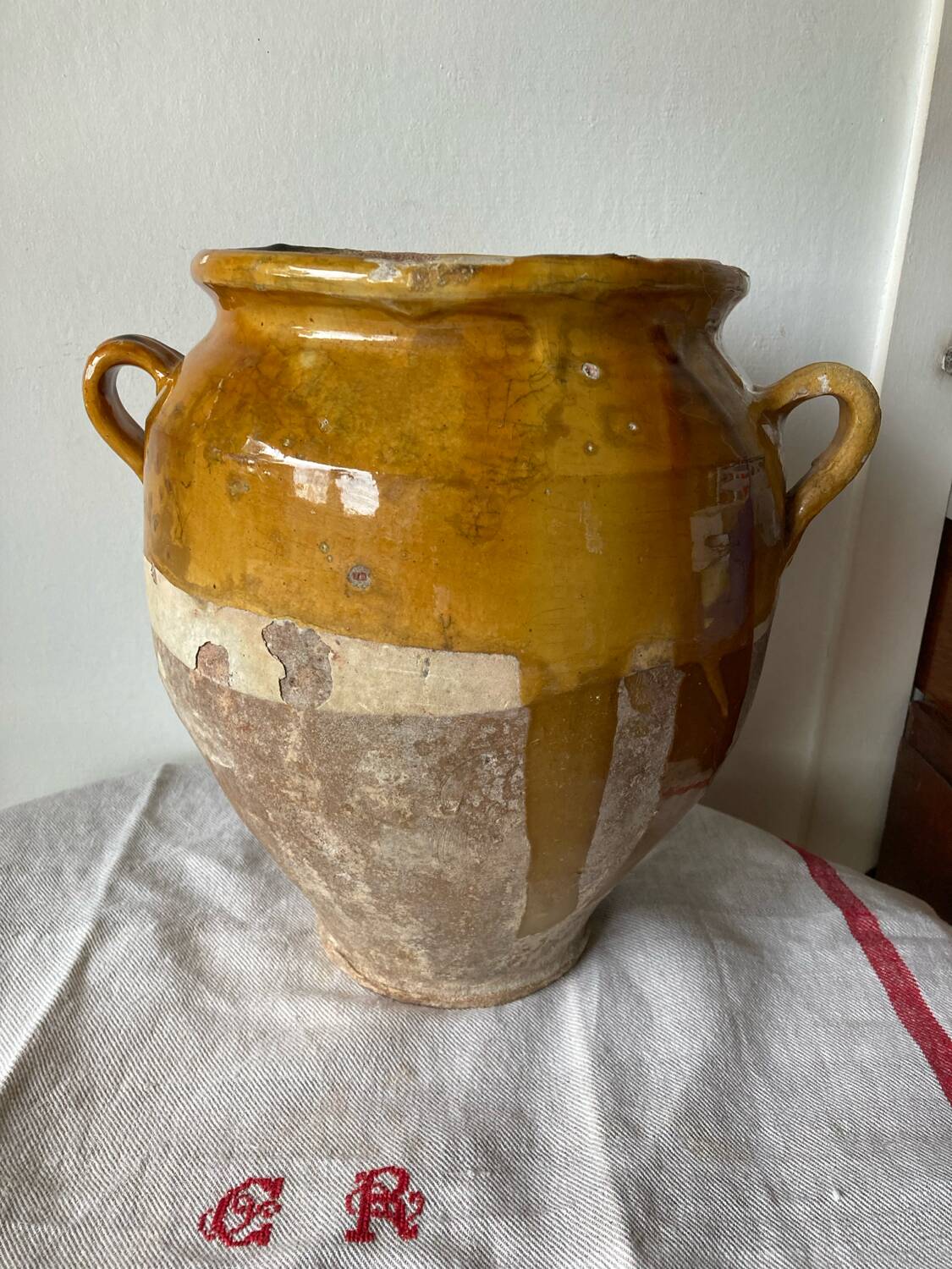 Very large confit pot from the 19th century.