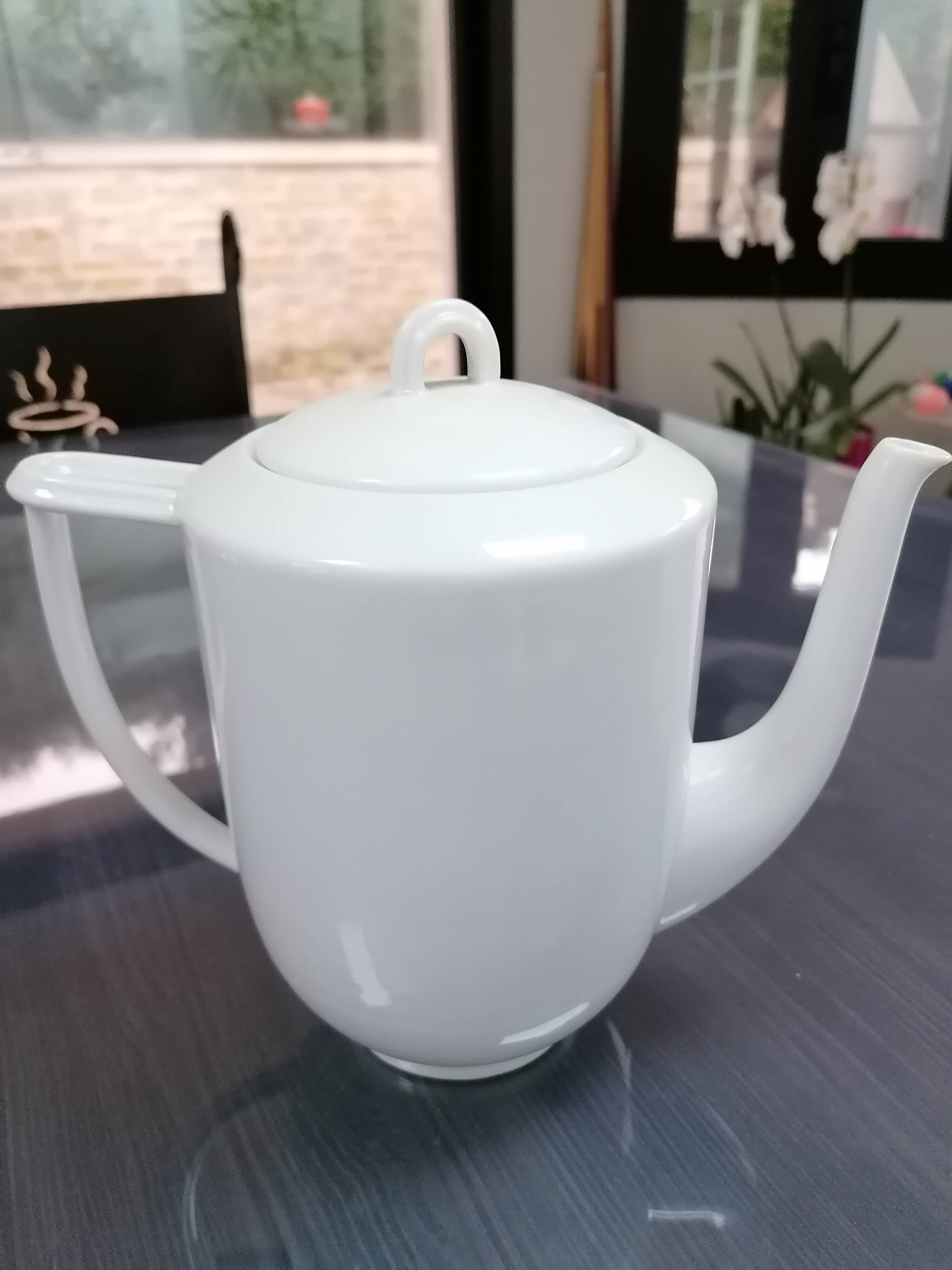 Porcelain coffee pot