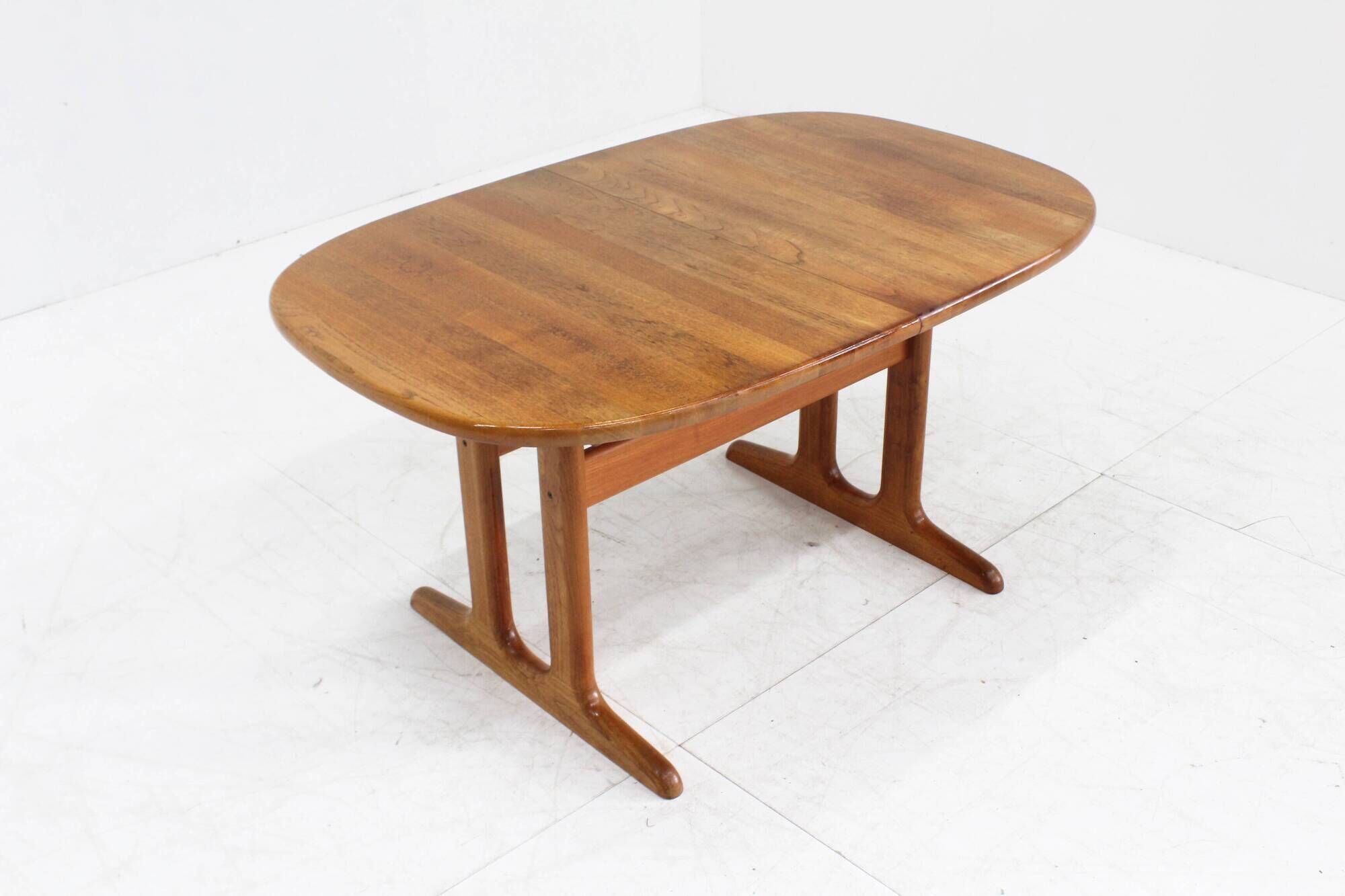 Table à manger ovale extensible vintage Glostrup danoise en teck massif des années 1960