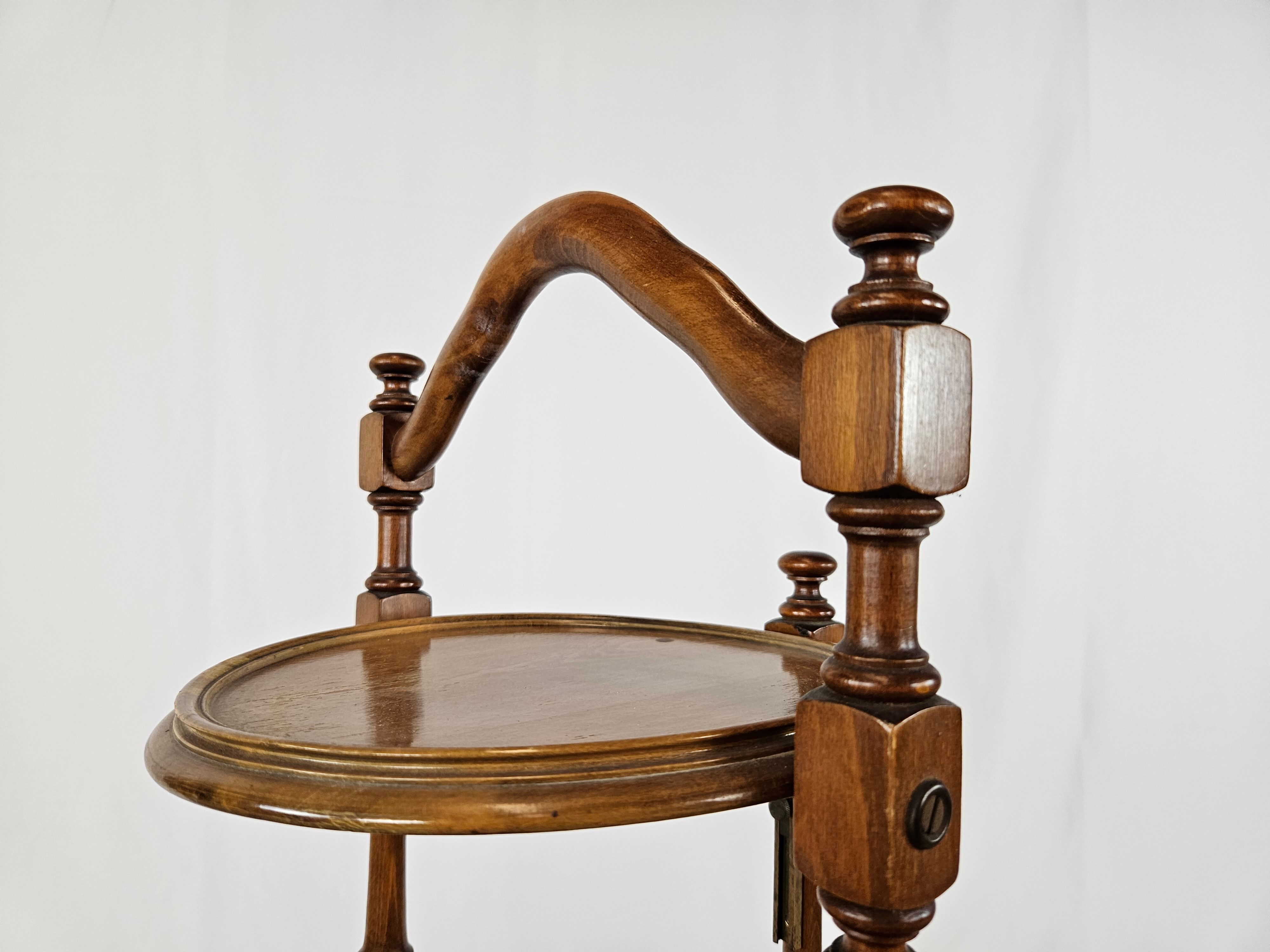 70s coffee table in walnut with closable shelves