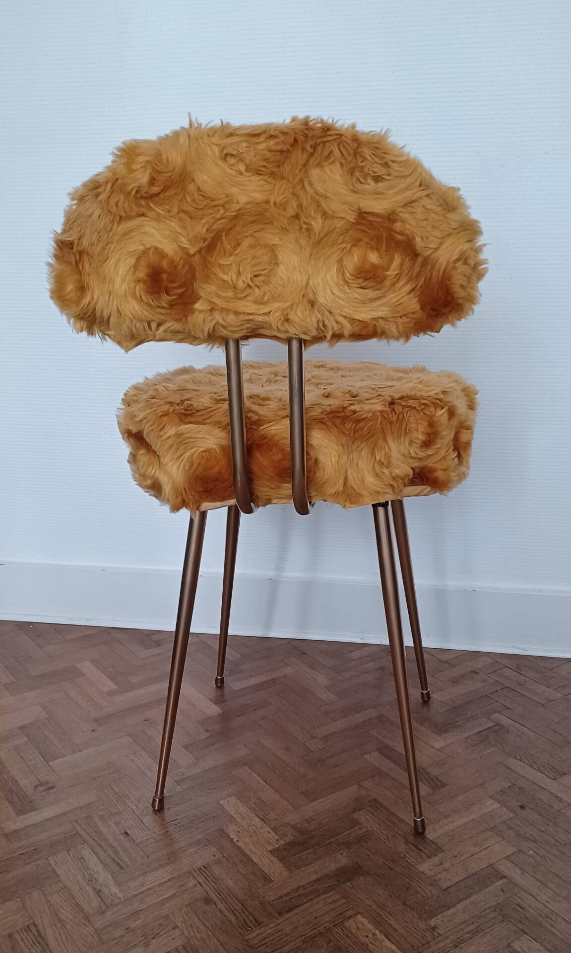 Pelfran Space Age shaggy chair