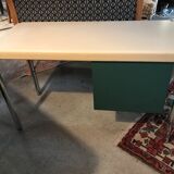Two-coloured industrial metal office
