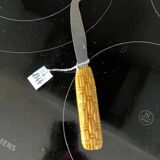 Cheese knife