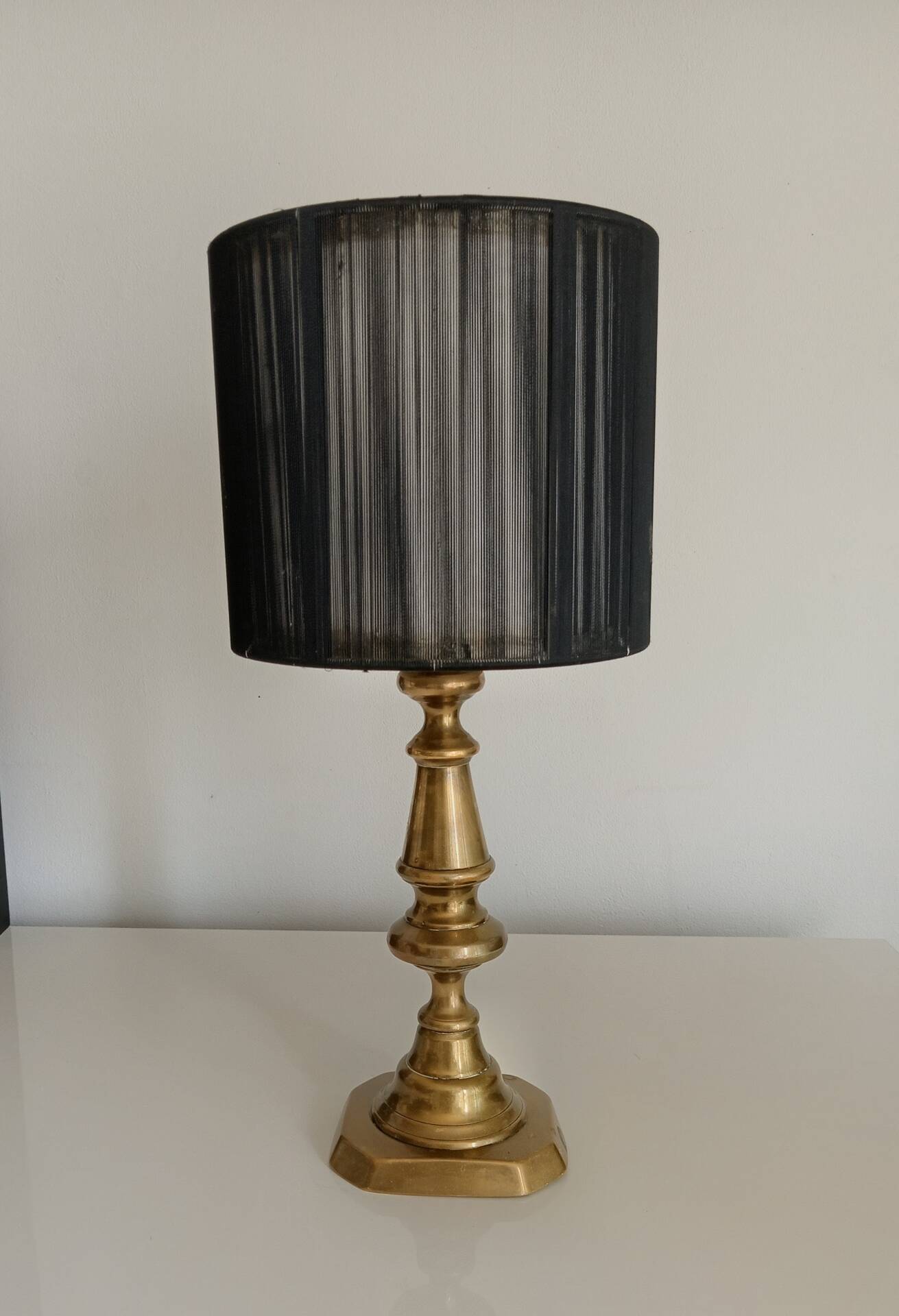 Table lamp