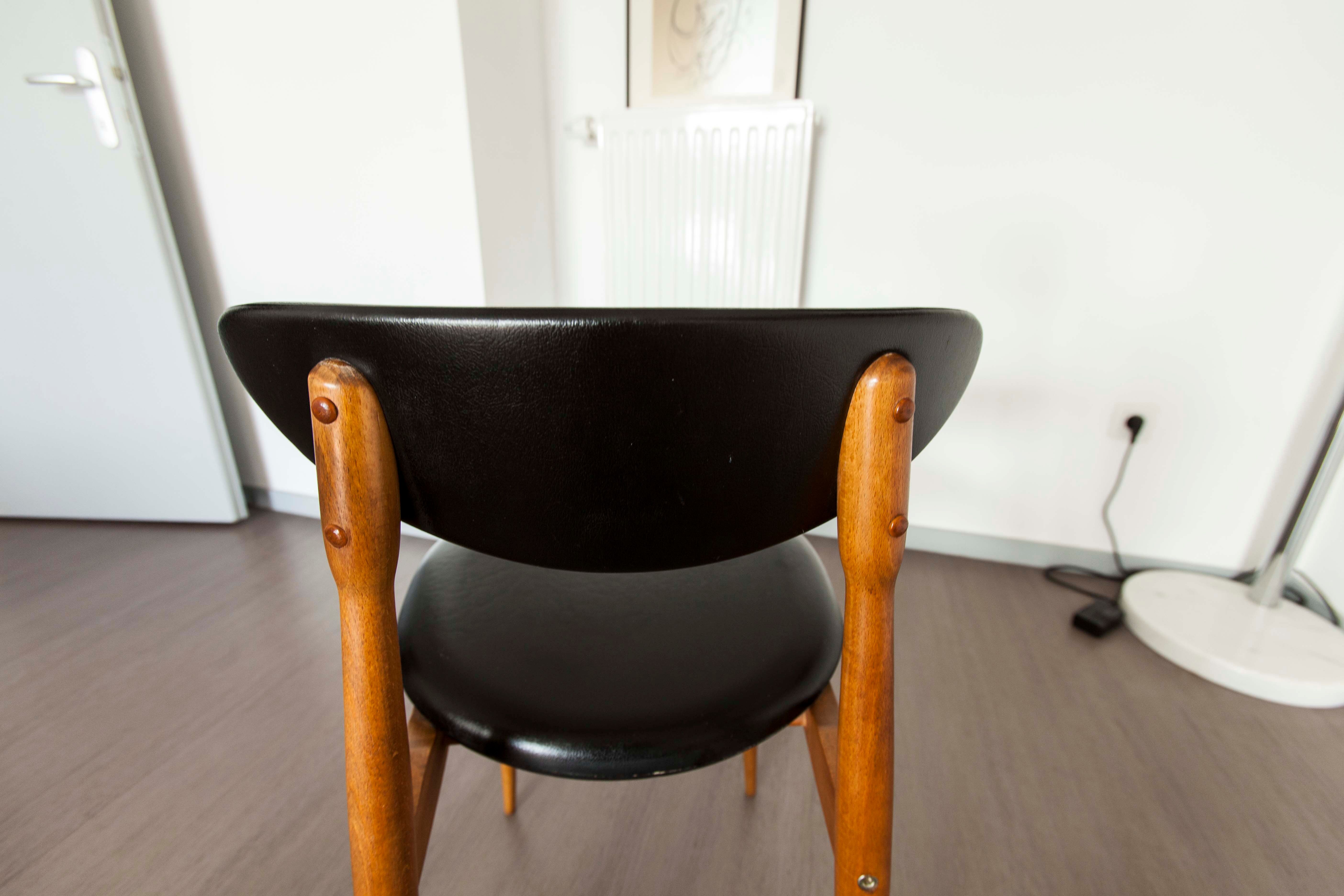 Pair of chairs  Baumann modèle "pégase"