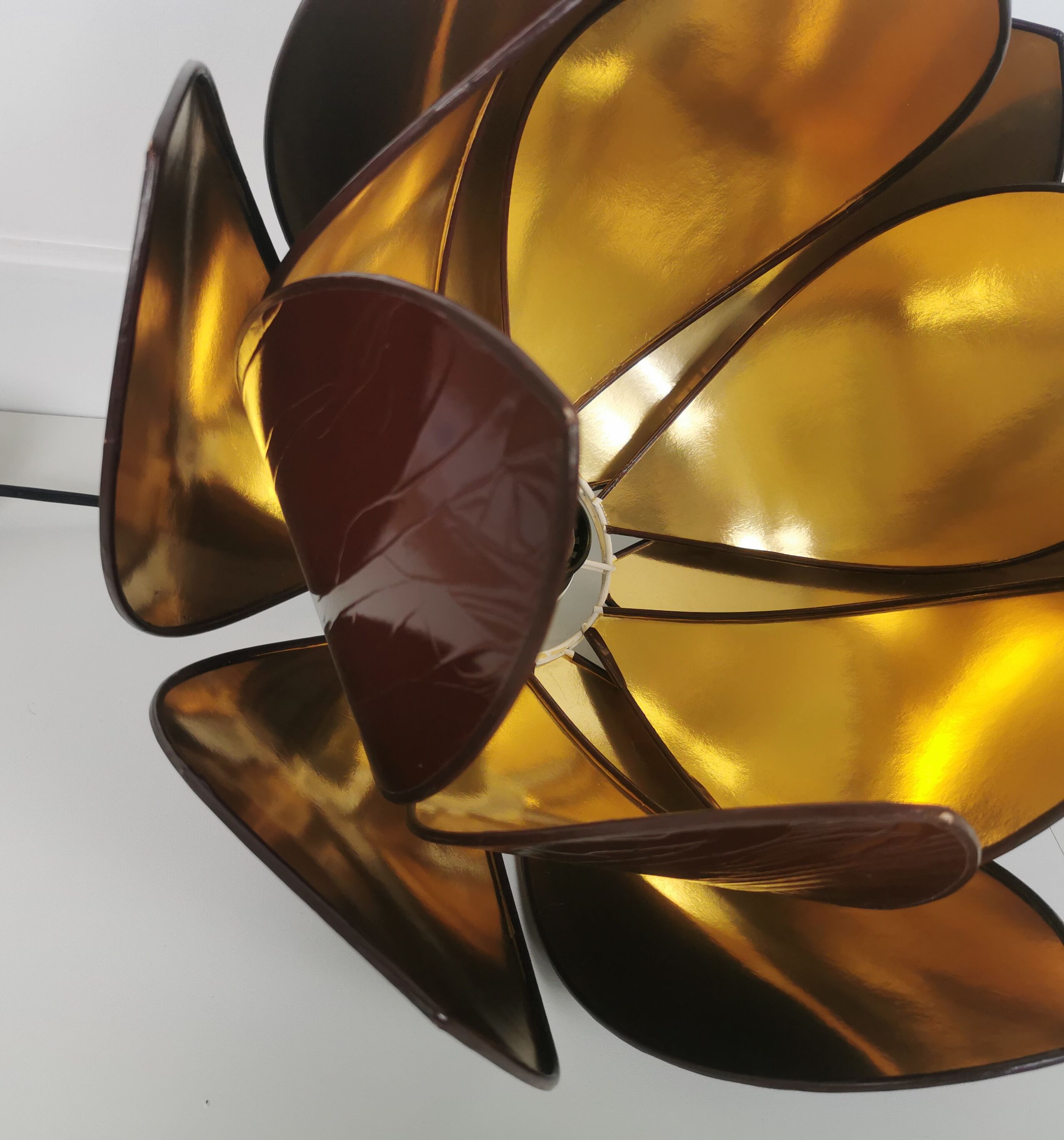 Lotus flower suspension