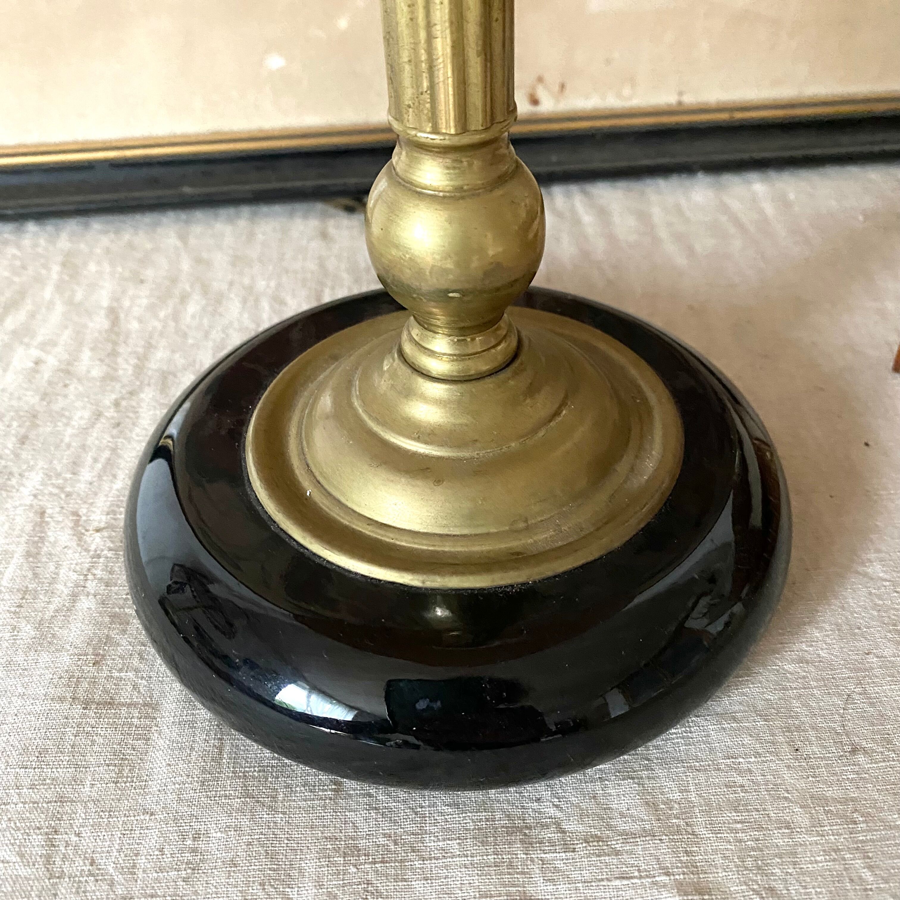 Antique living room lamp in bronze and ceramic