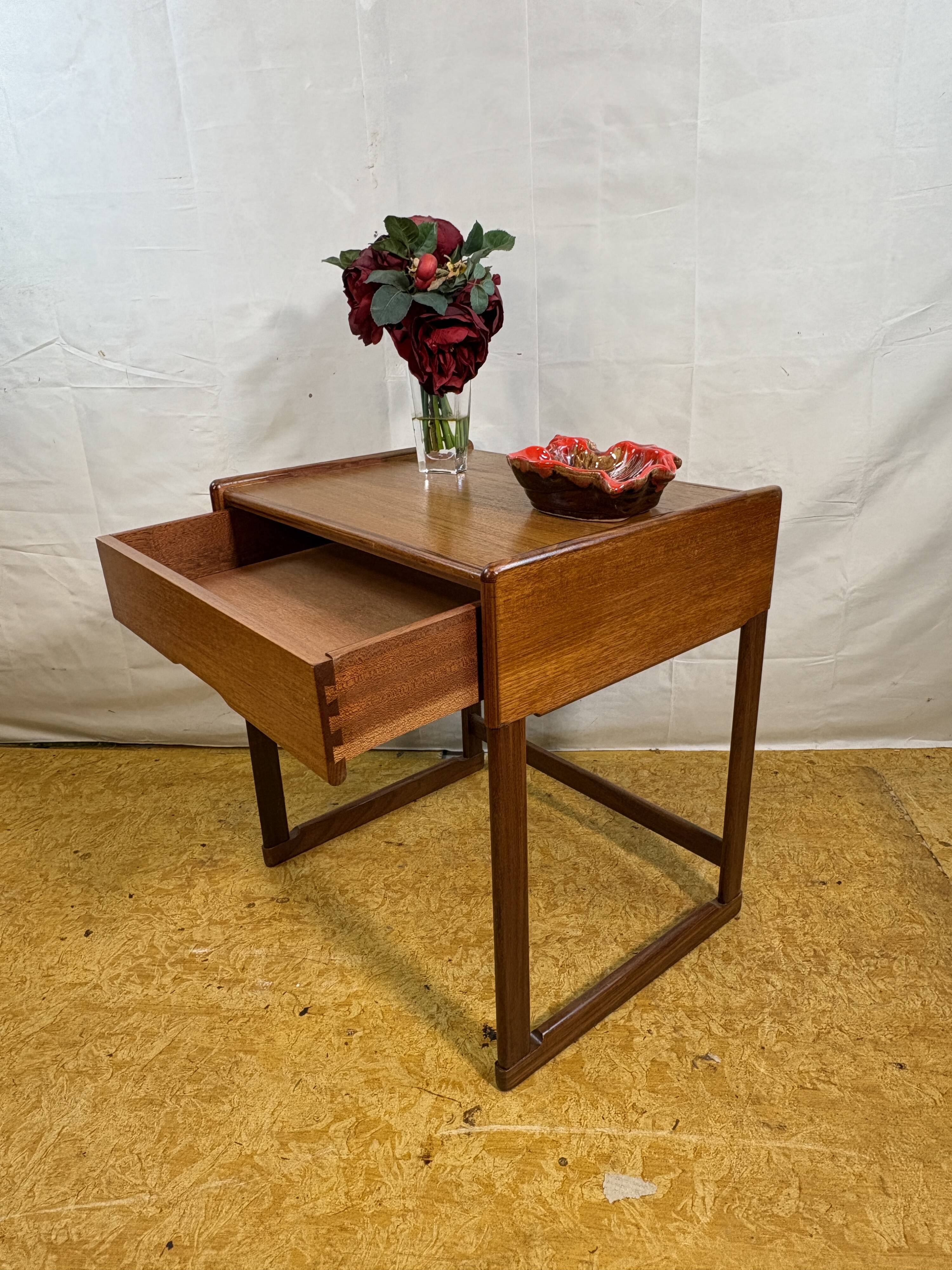 Table d'appoint G Plan en teck vintage – Moderne du milieu du siècle – Années 1960