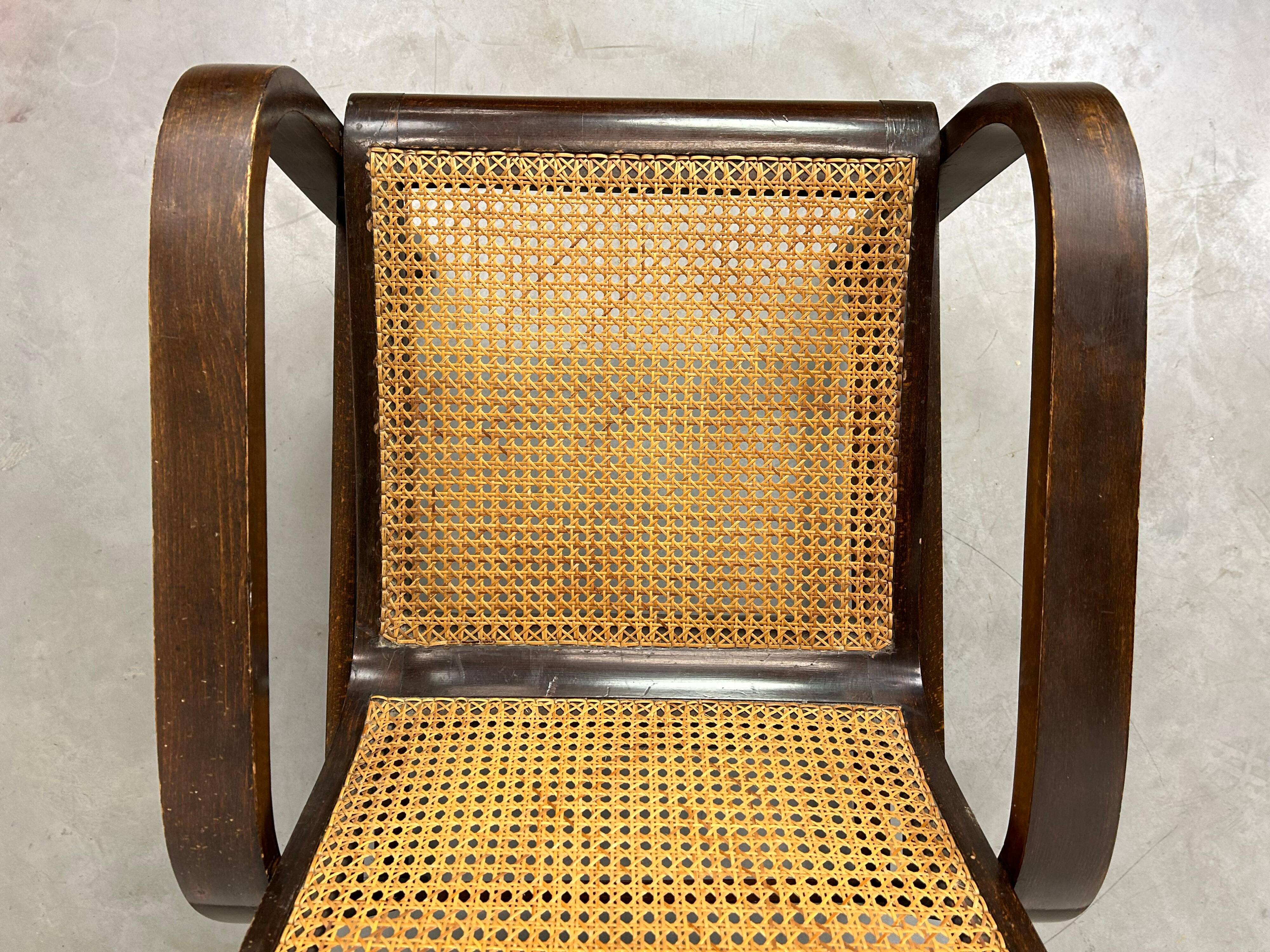 Fauteuil lounge fonctionnaliste en bois courbé n°668 Thonet Debrecen