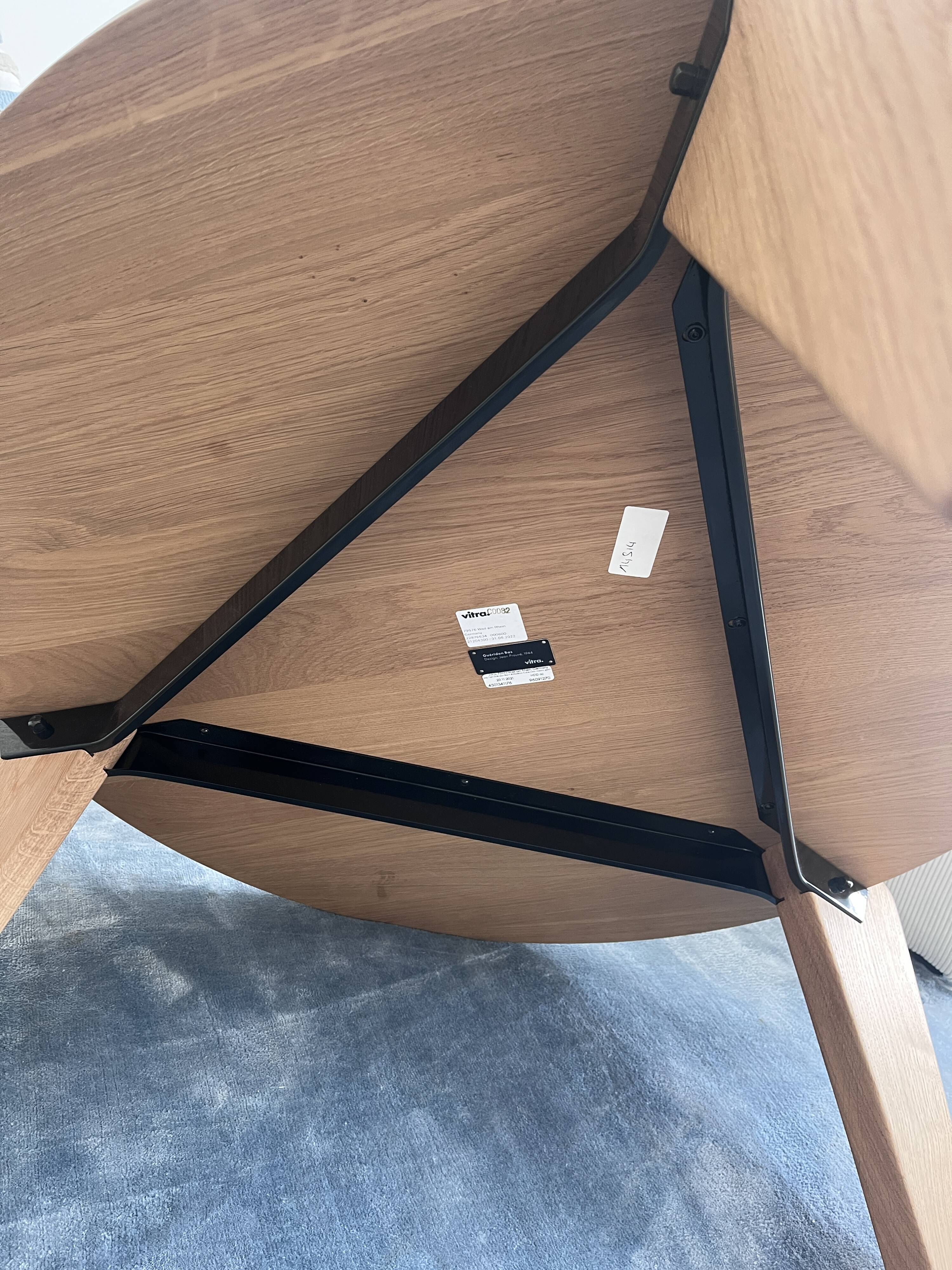 Table basse Guéridon Bas, Jean Prouvé – Édition Vitra – Chêne naturel