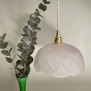 Suspension vintage motif fleur en verre dépoli