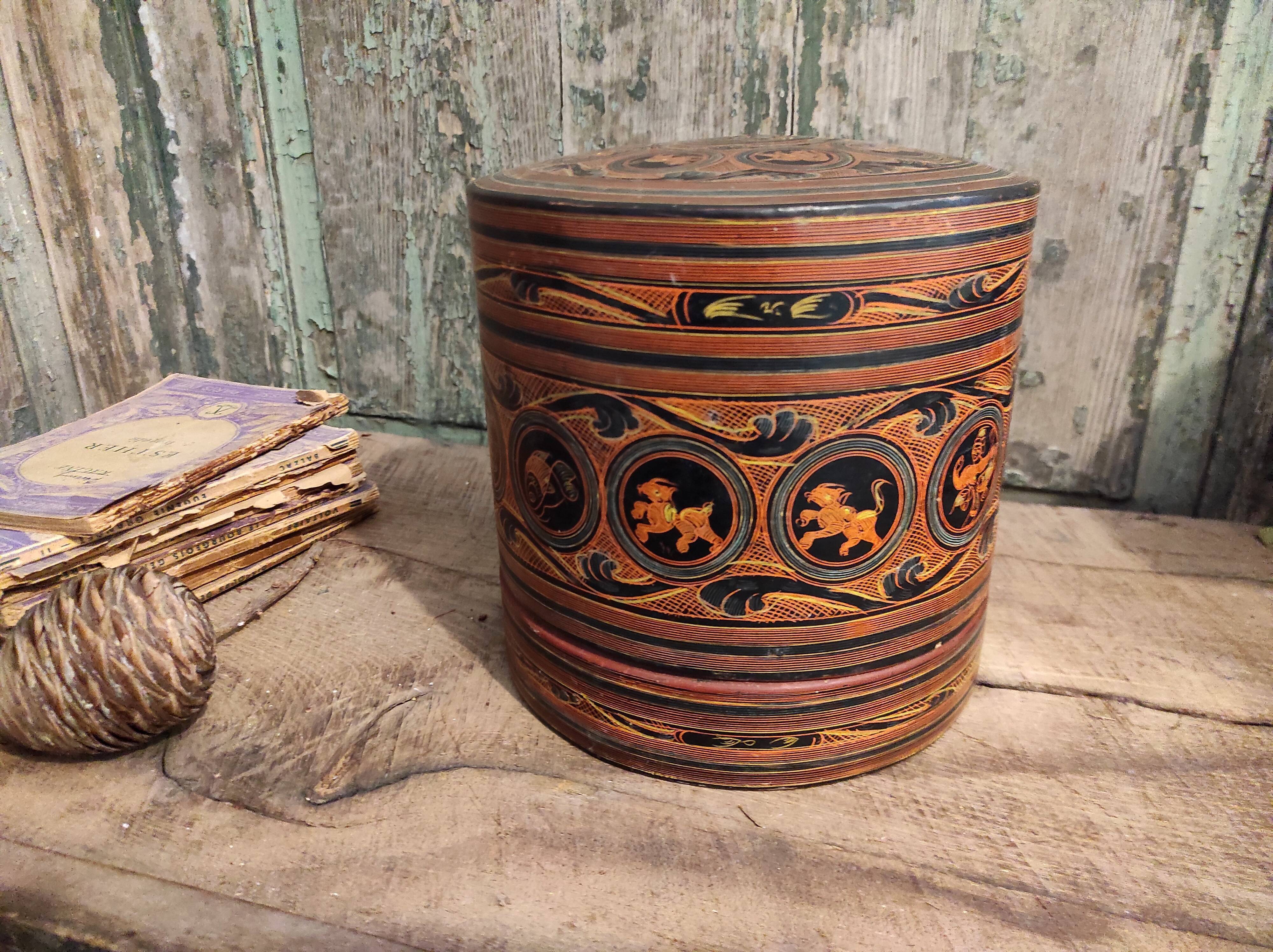 Lacquered betel box from Burma