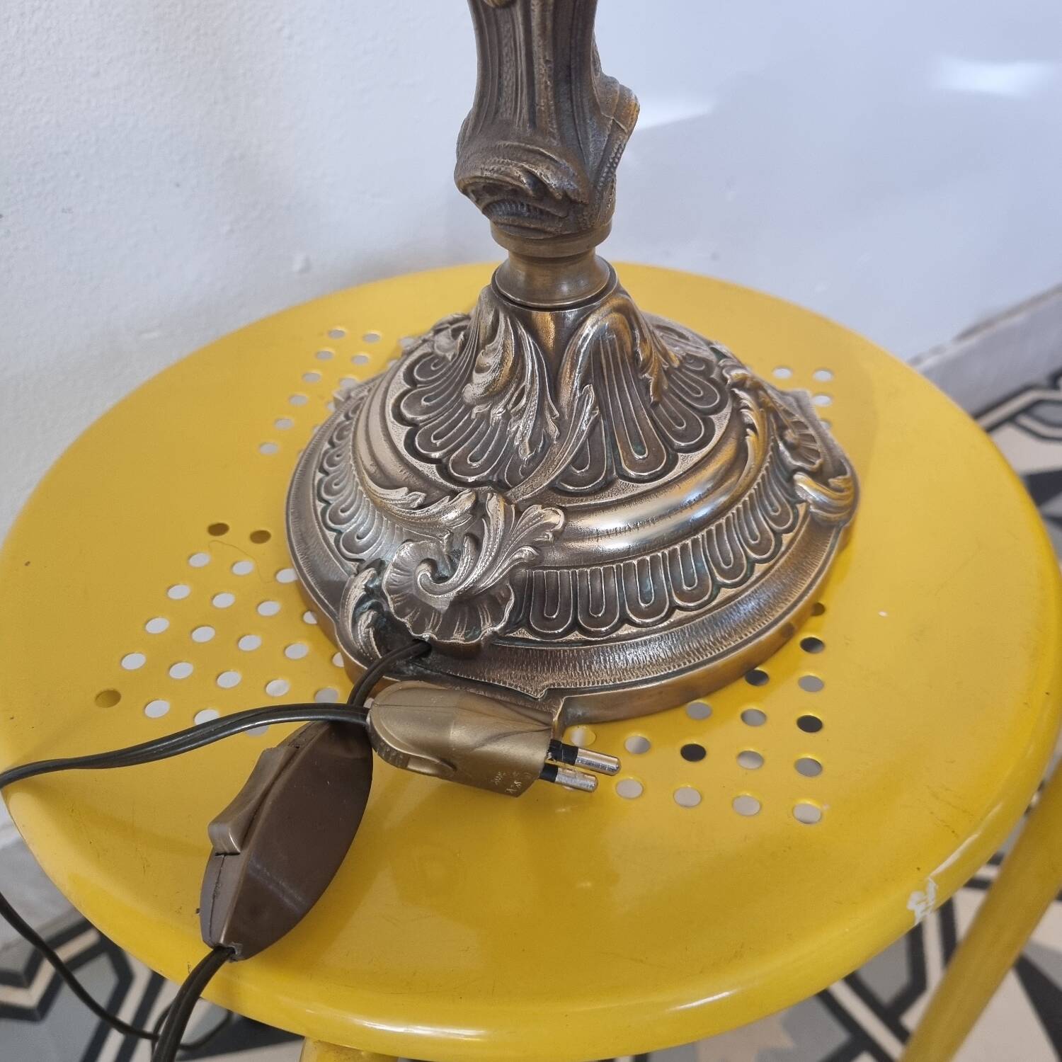 Bronze lamp from the mid-20th century.