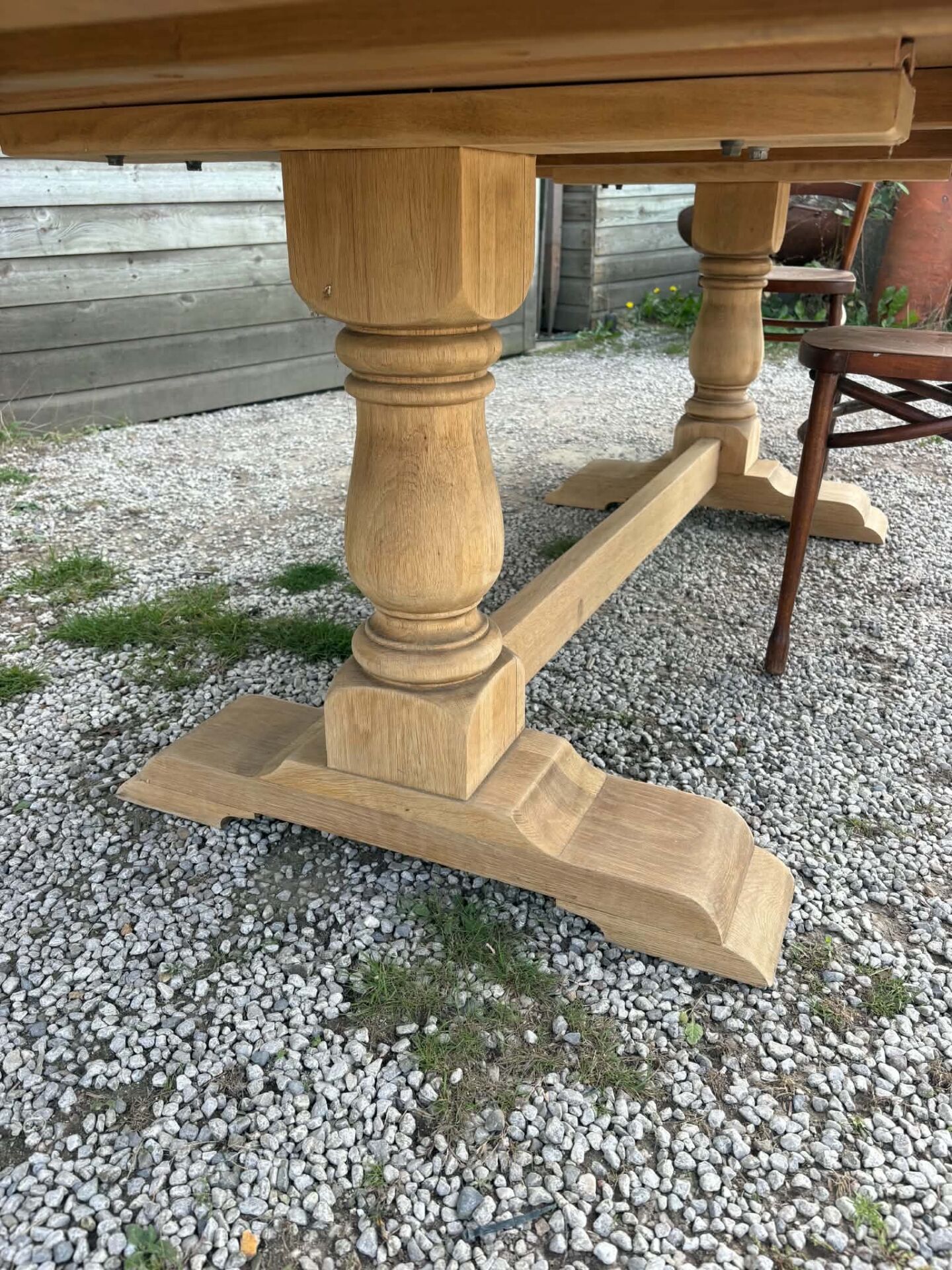 Grande table en bois brut ( 12 personnes )