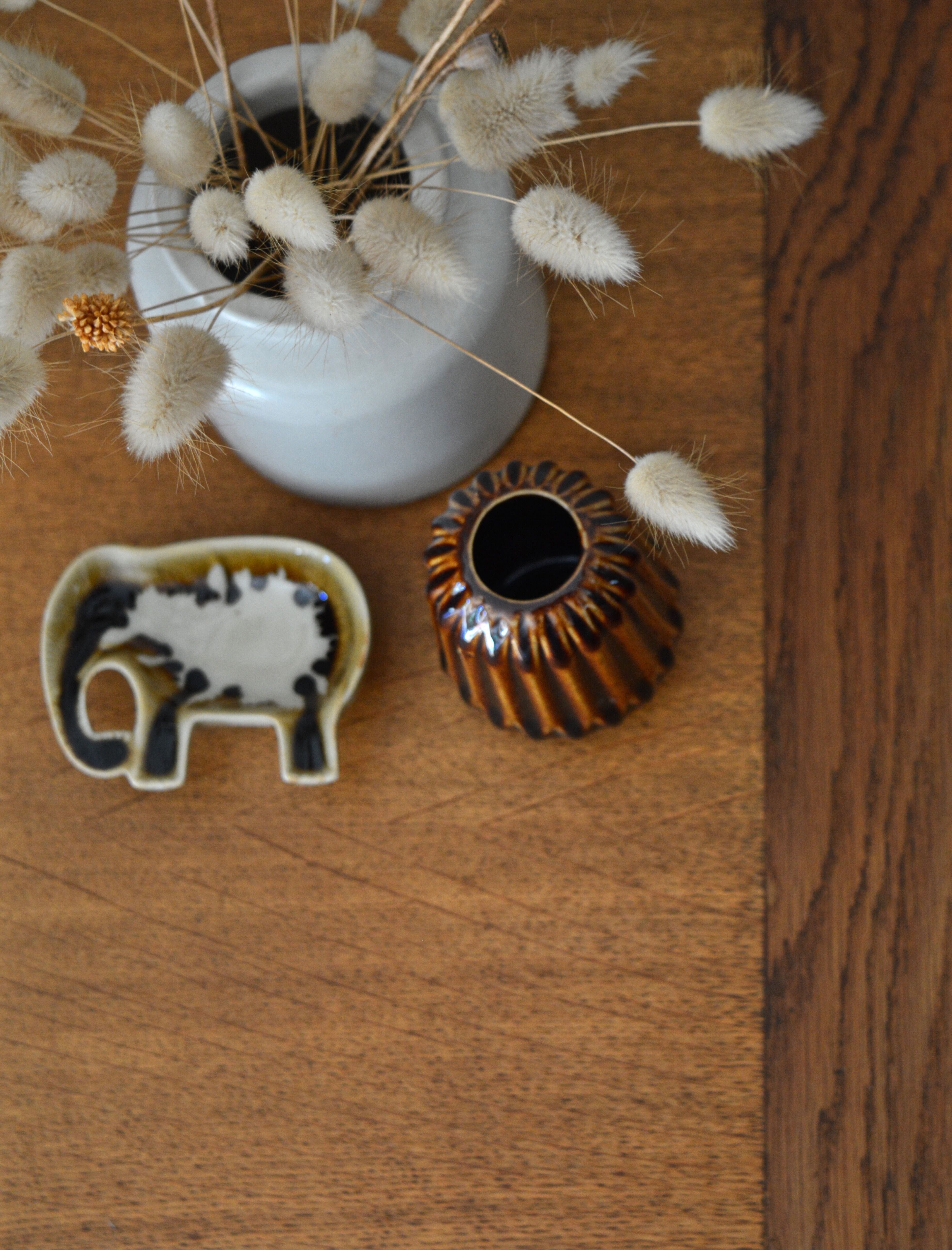 Asymmetrical cabinet