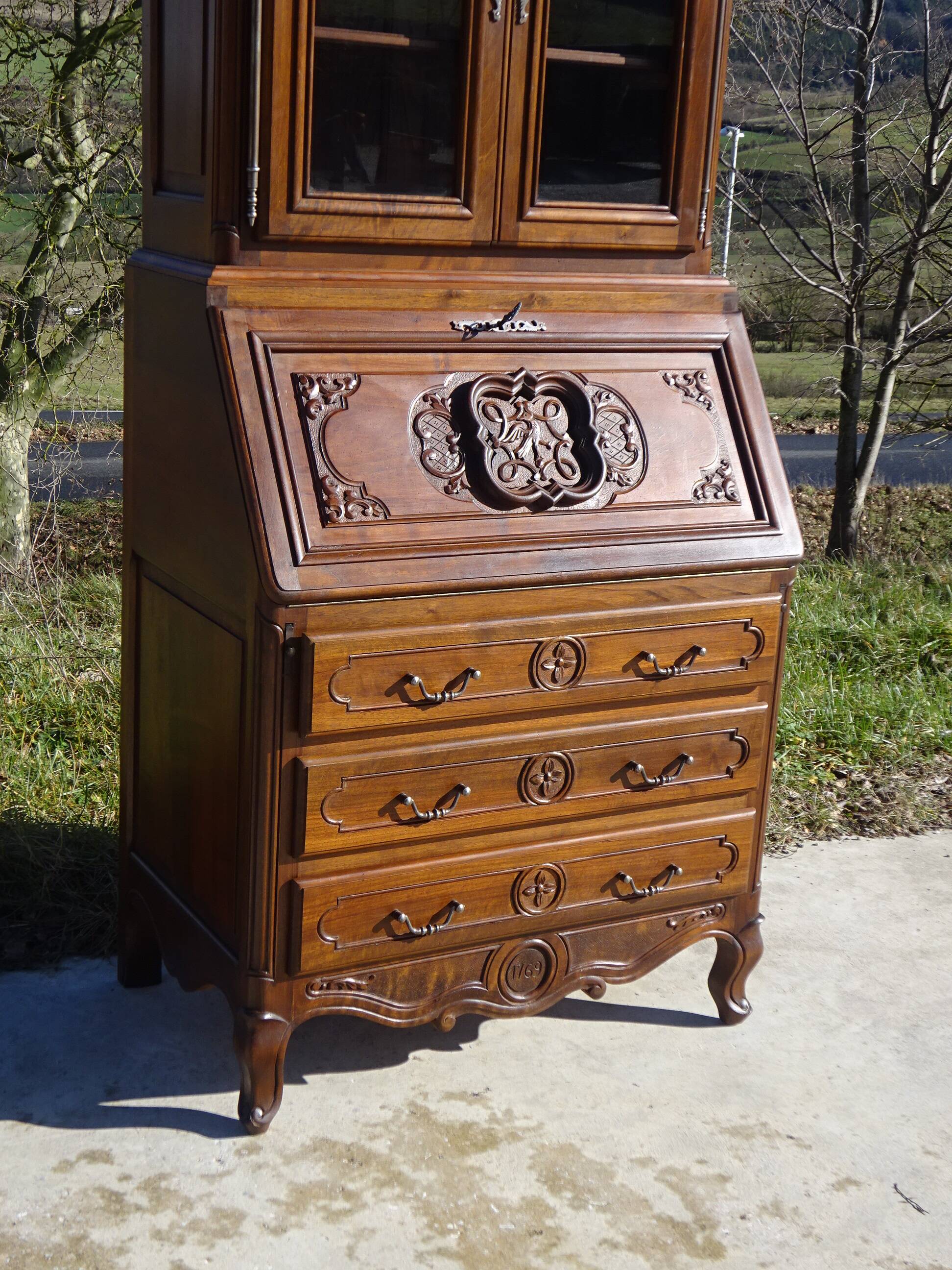 Meuble 3 en 1, secrétaire, commode et vitrine